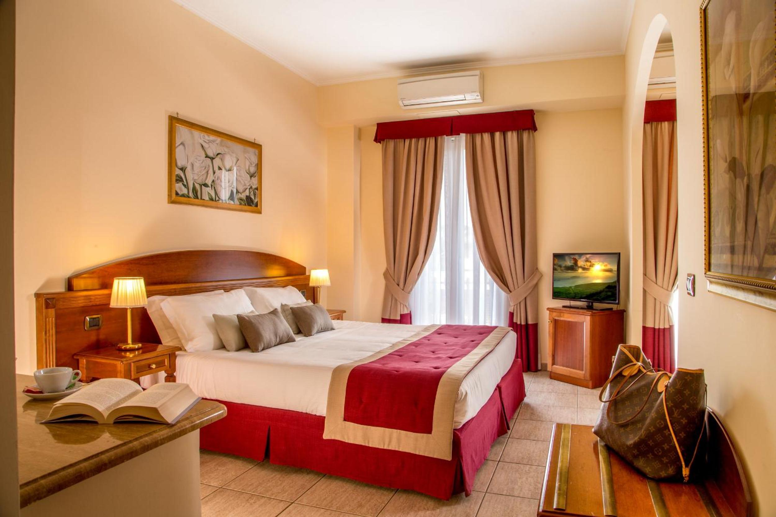 Quadruple Room - Photo 5