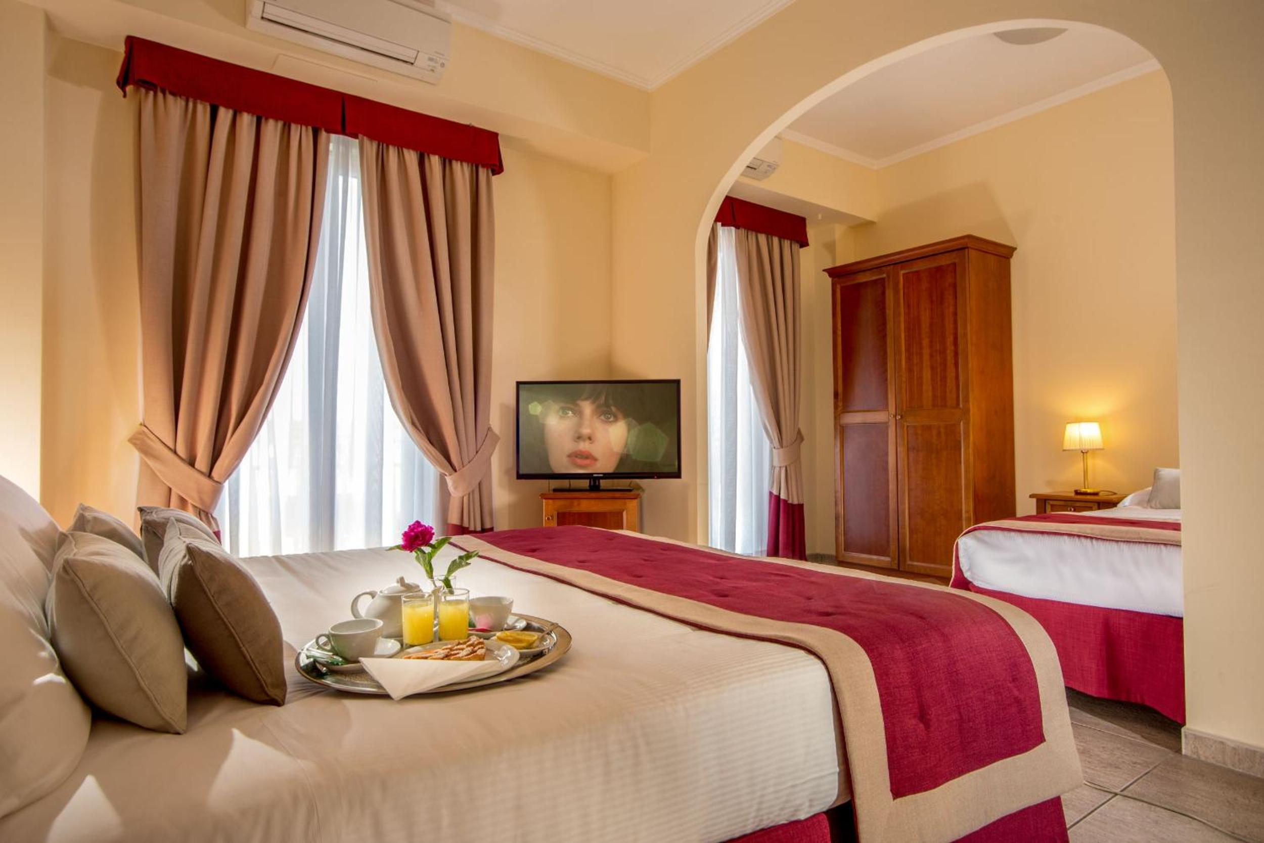 Quadruple Room - Photo 1