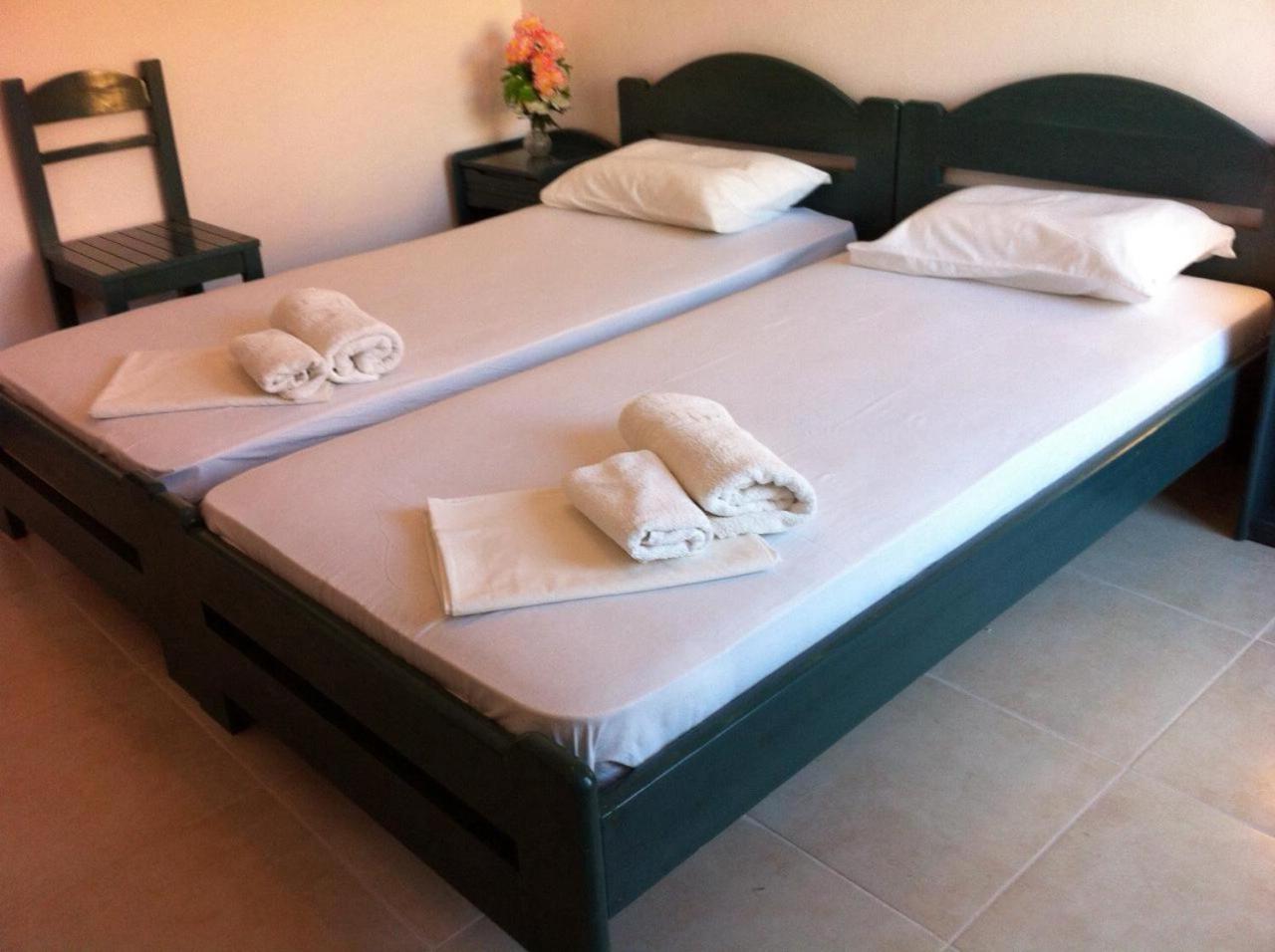 Double Room - Photo 7