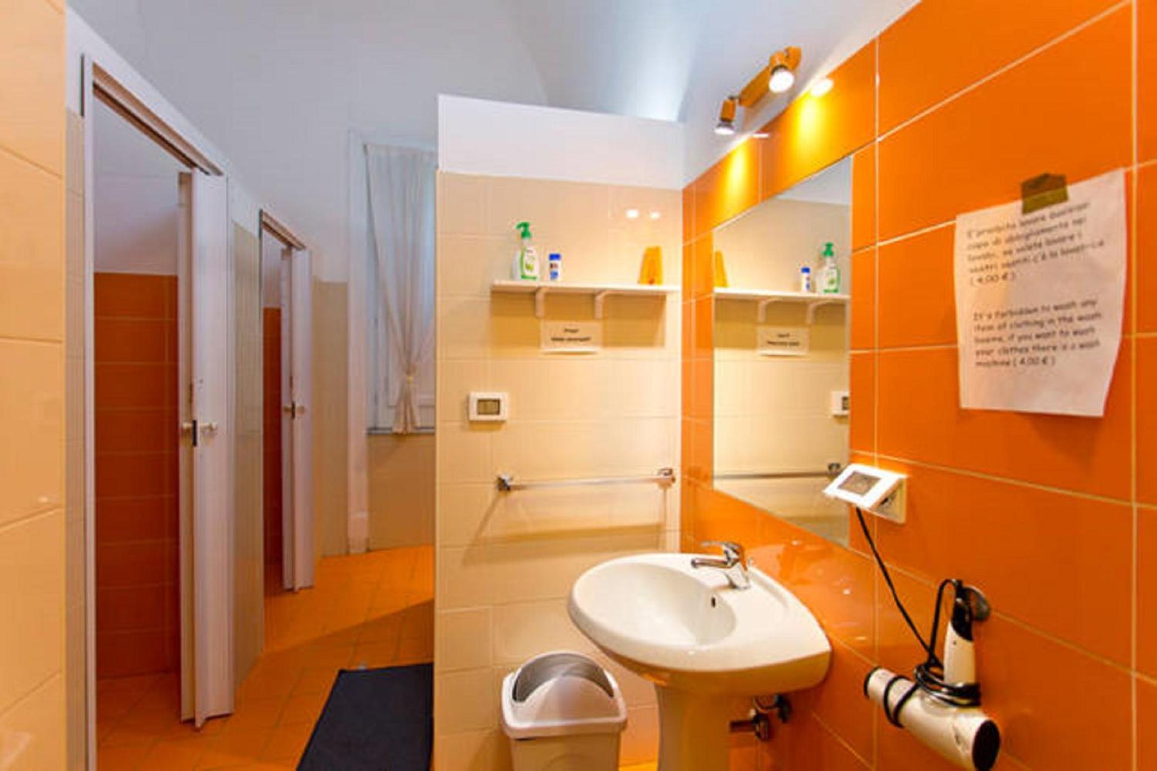 Economy Quadruple Room photo 2