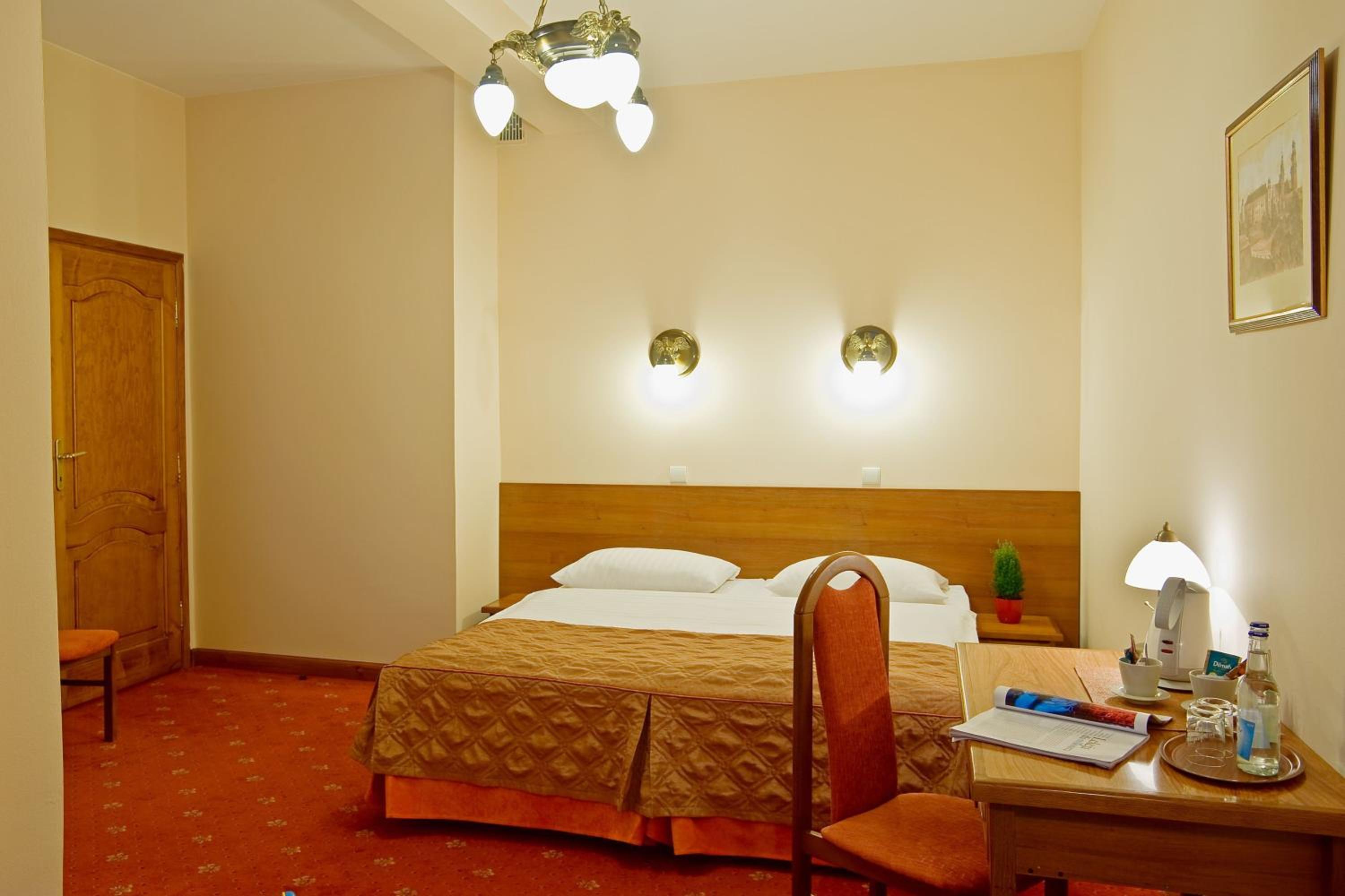 Double or Twin Room - Photo 7