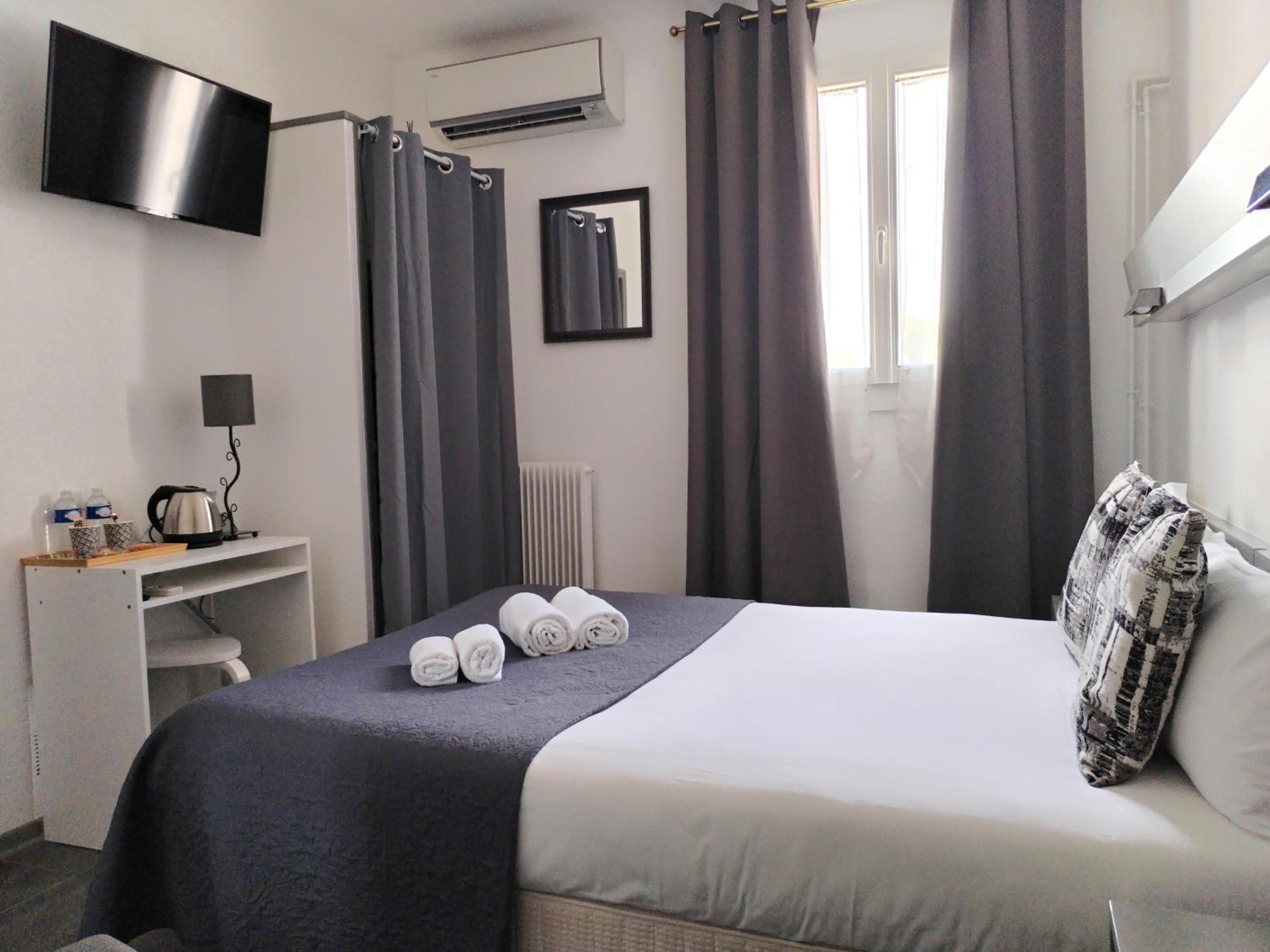 Budget Double Room (13m²) photo 3