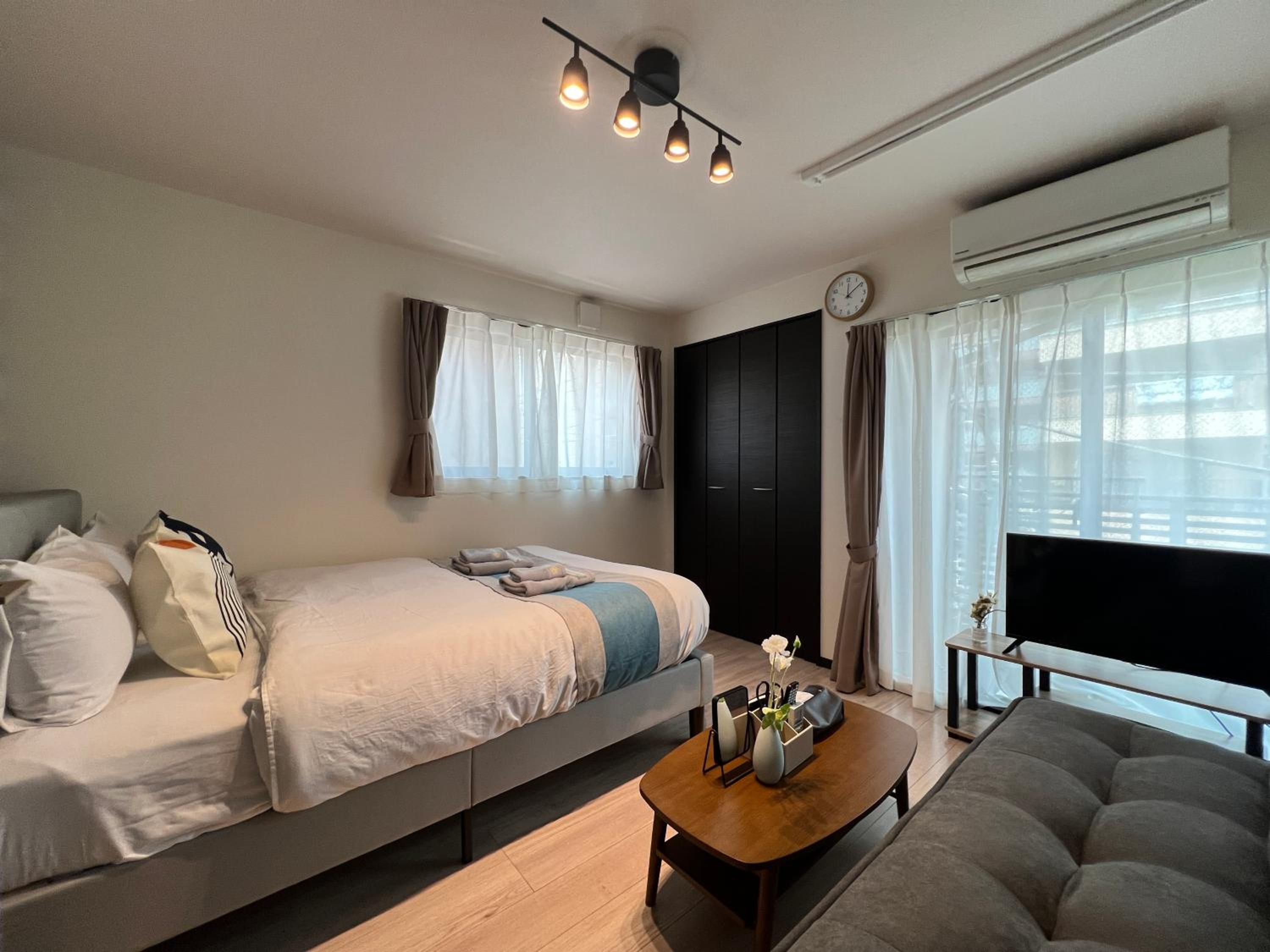 One-Bedroom Apartment photo 2