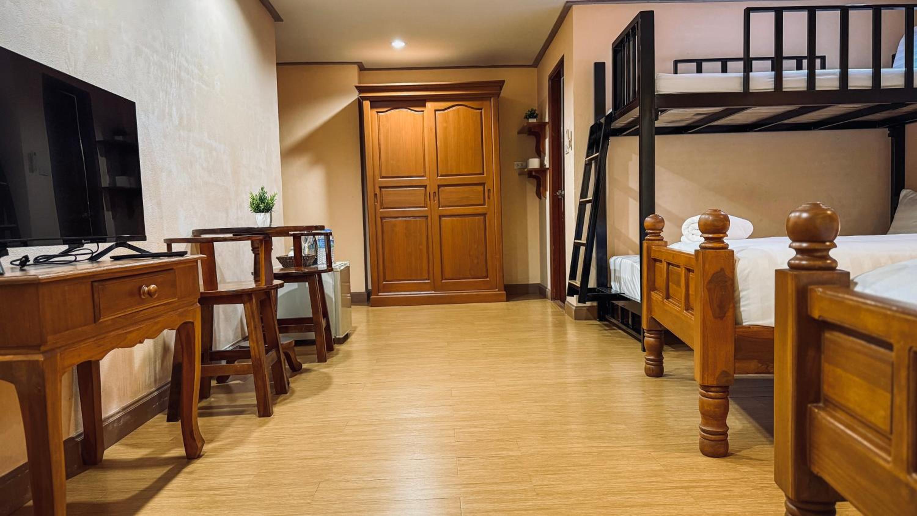 Quadruple Room with Balcony photo 1