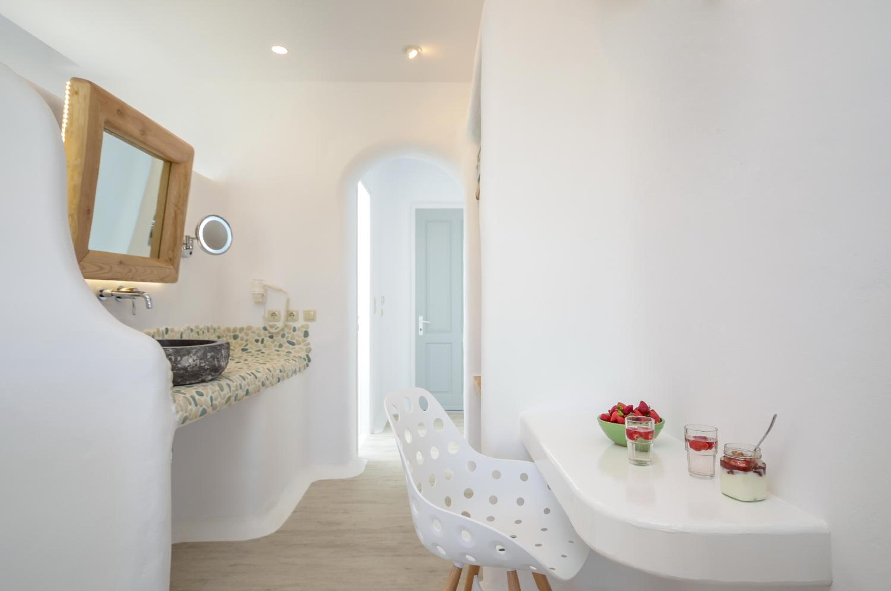 Two bedroom Suite with Sea View - Split Level - Photo 3
