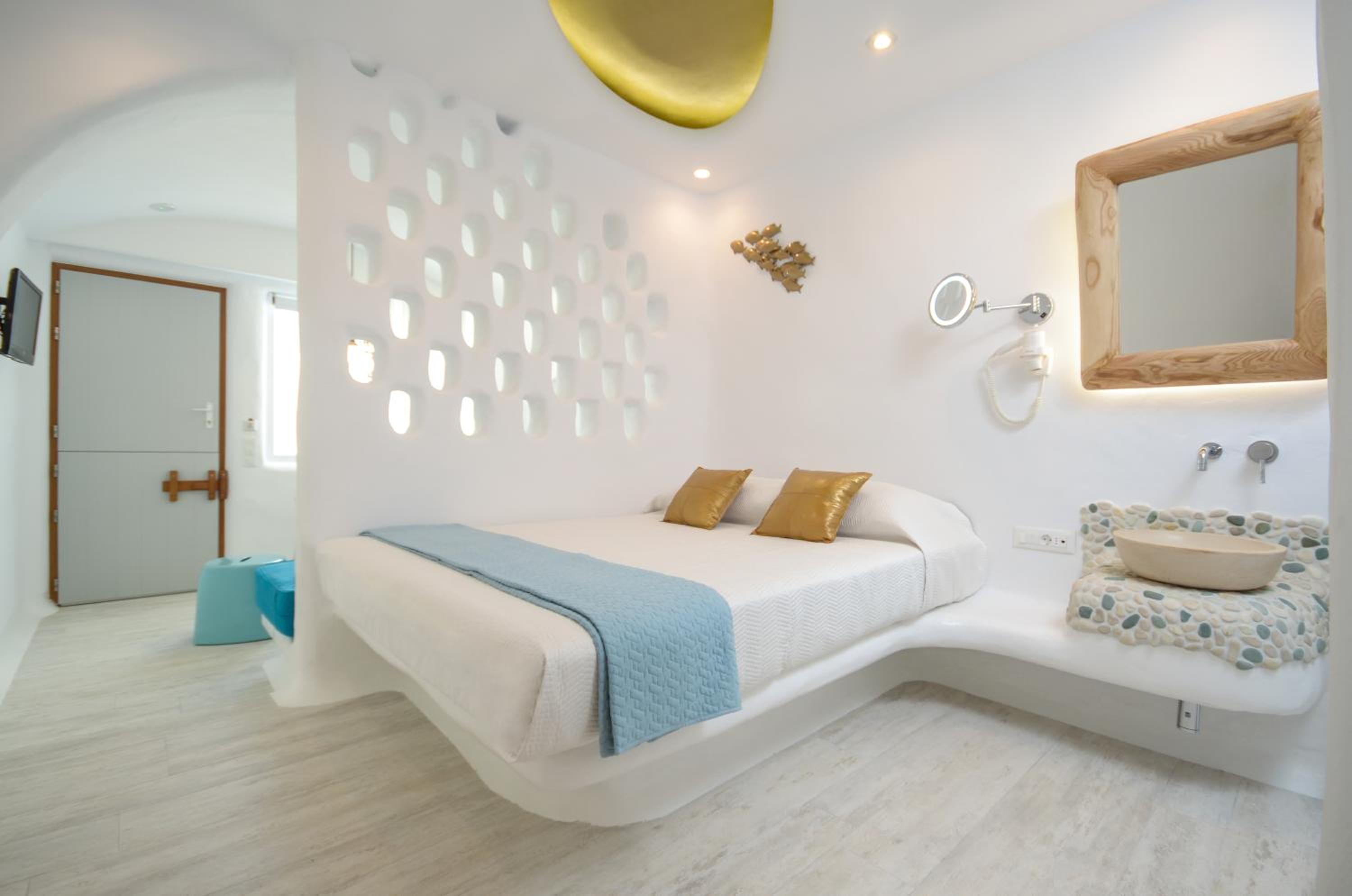 Two bedroom Suite with Sea View - Split Level - Photo 1
