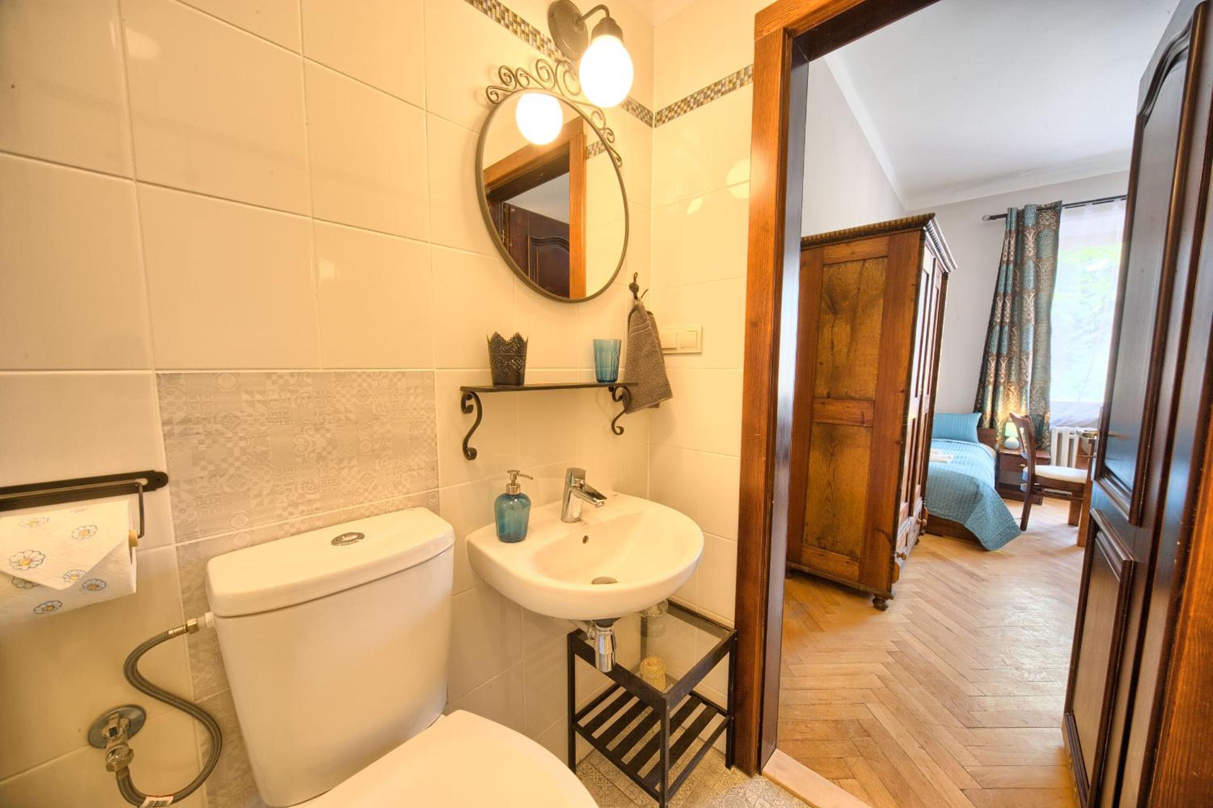 Deluxe Double or Twin Room - Photo 6