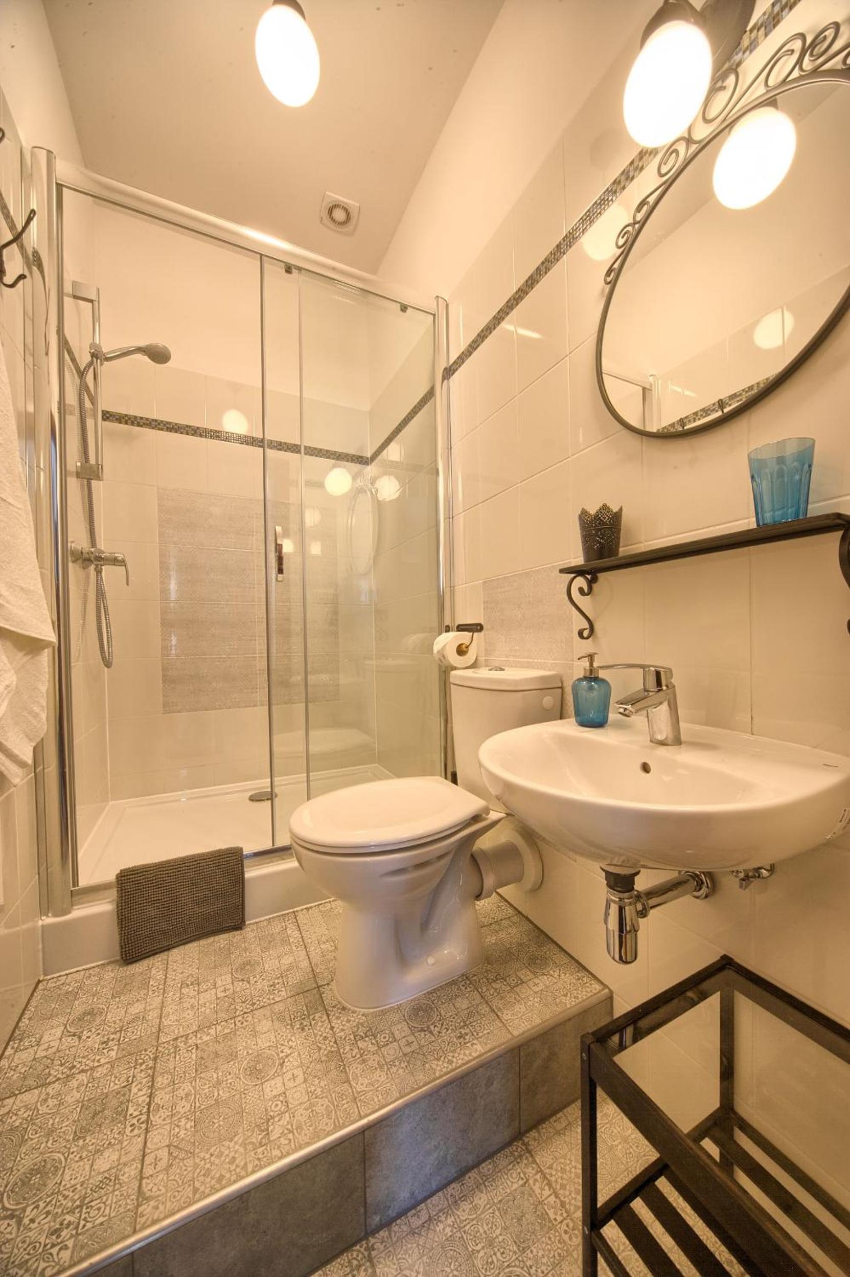Deluxe Double or Twin Room - Photo 3