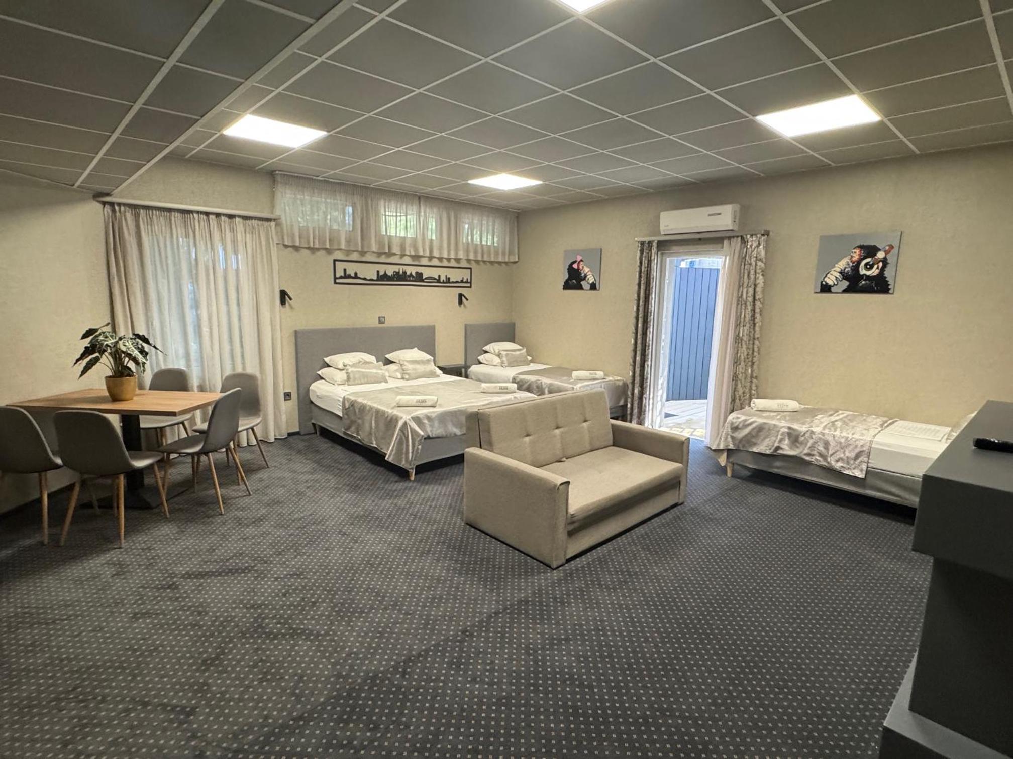 Family Room photo 3
