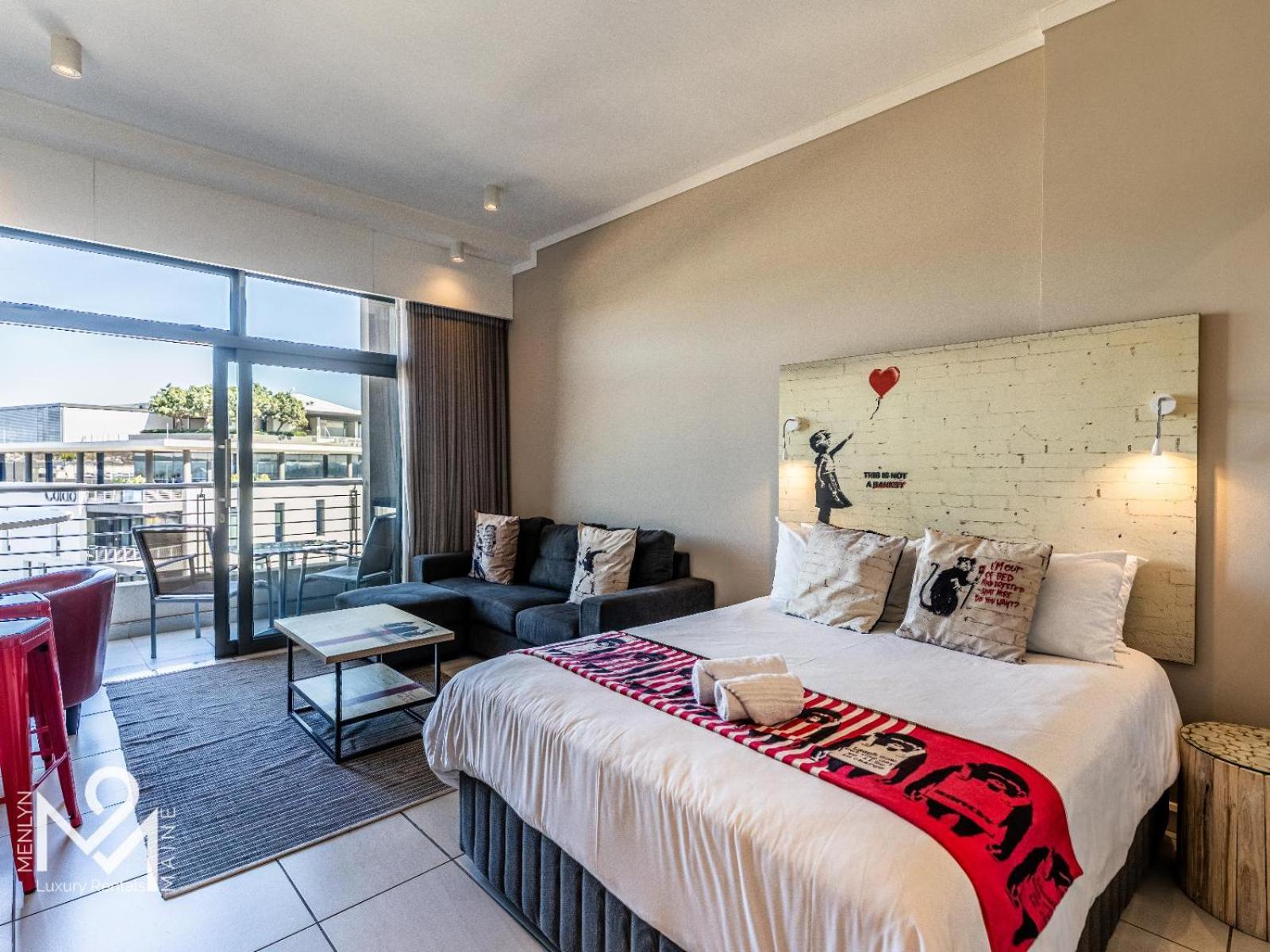 712 – Large Studio with sofa bed