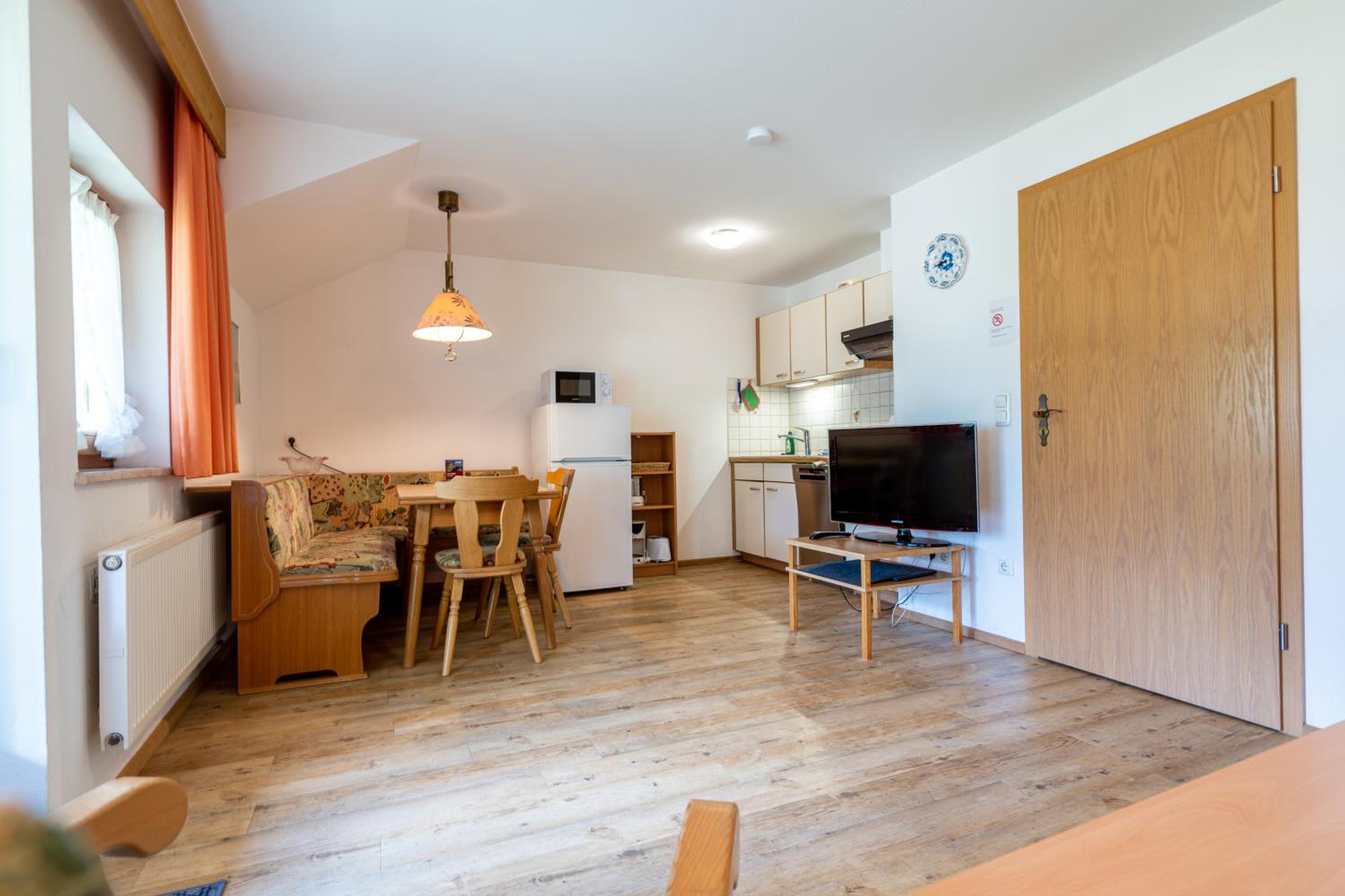 One-Bedroom Apartment with Balcony photo 1