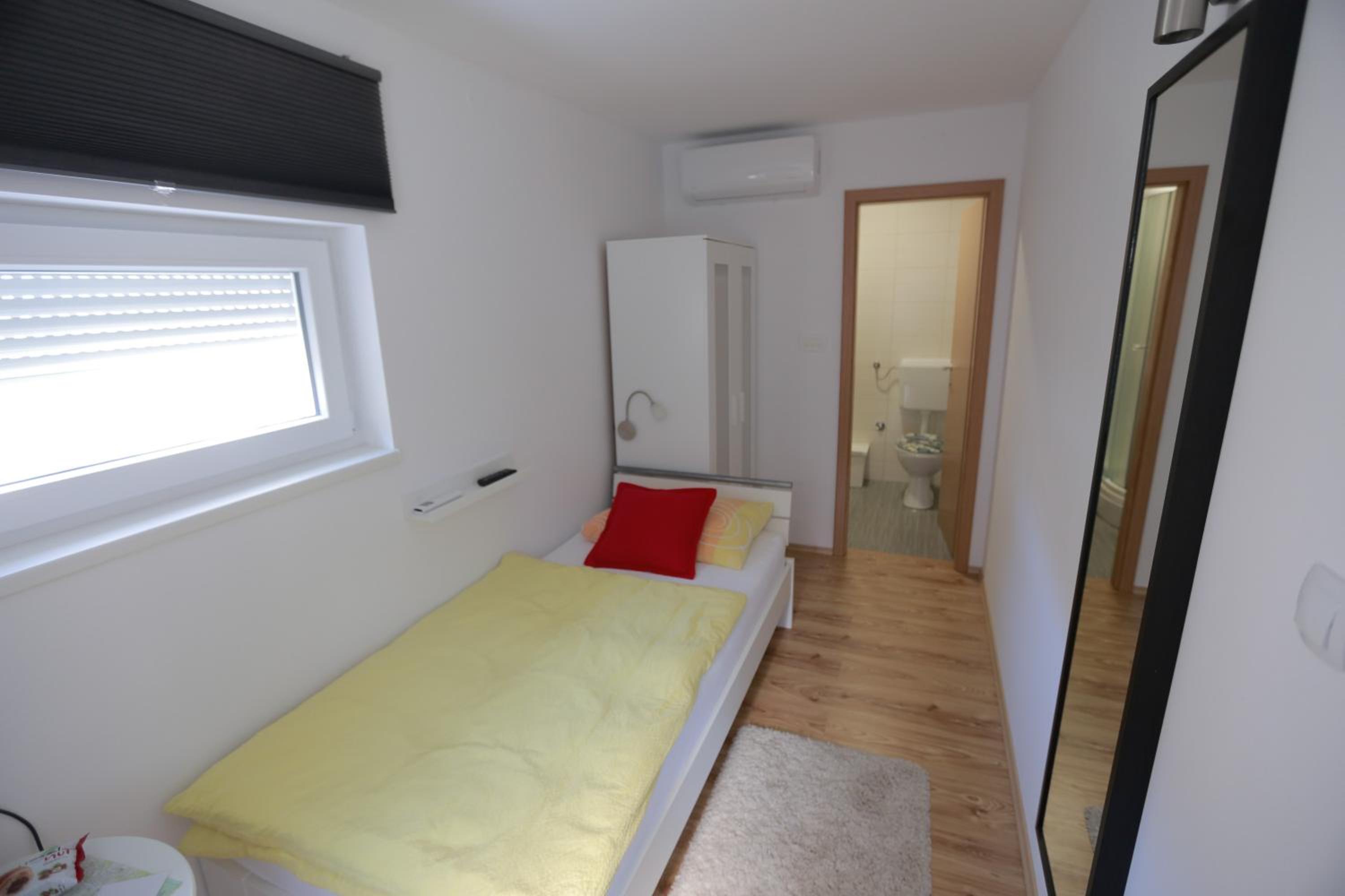 Comfort Single Room with Shower