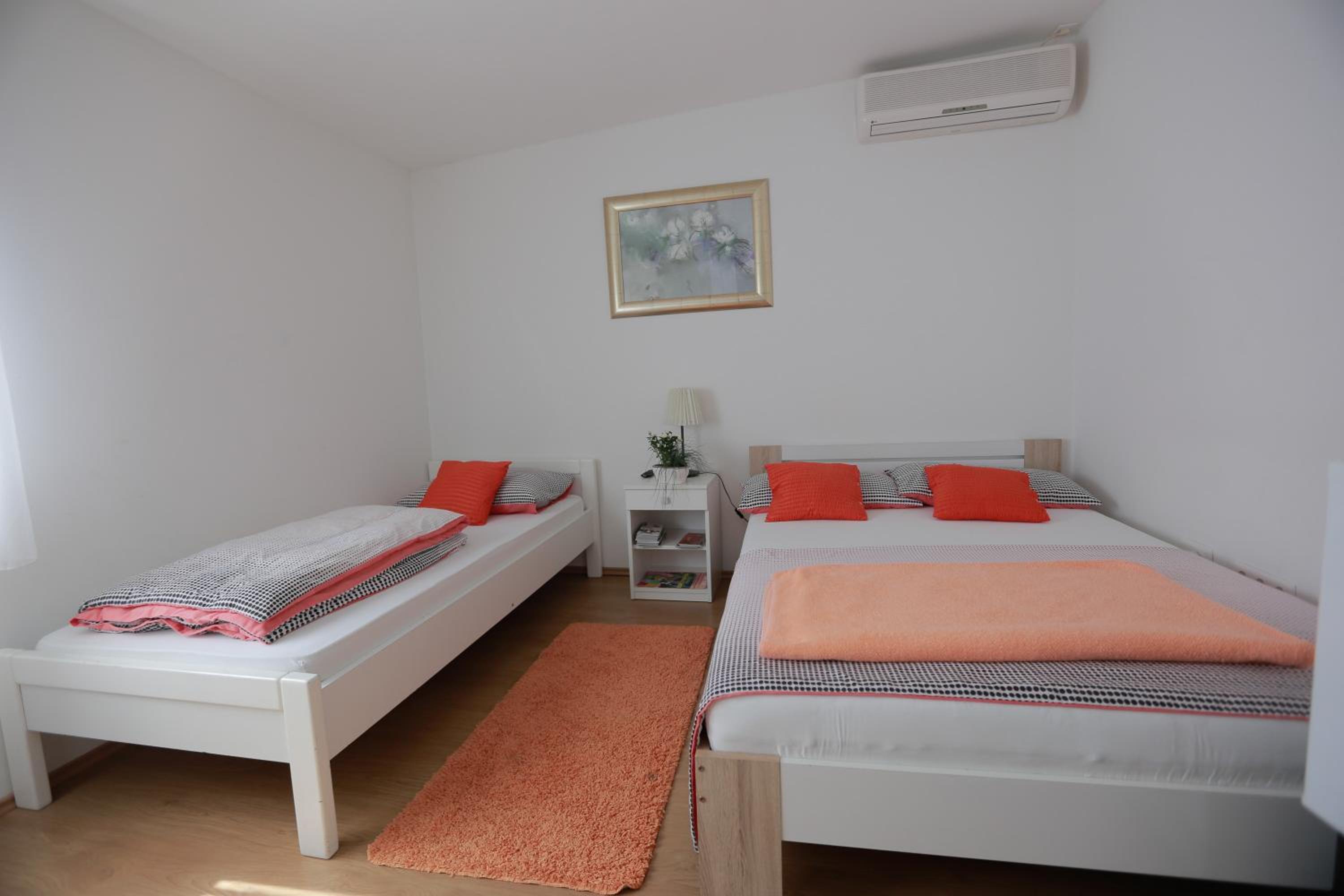 Triple Room - Photo 6