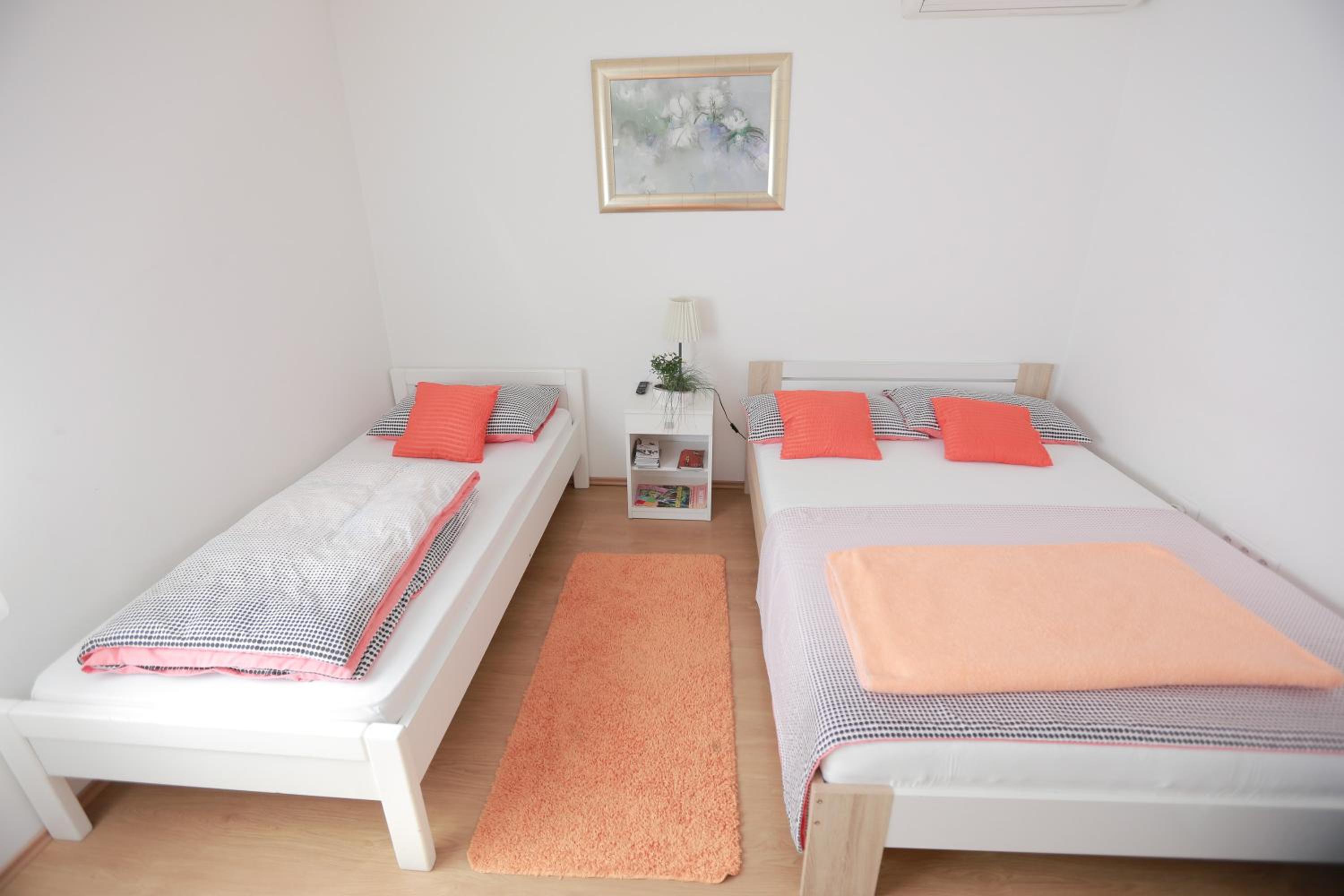 Triple Room - Photo 9