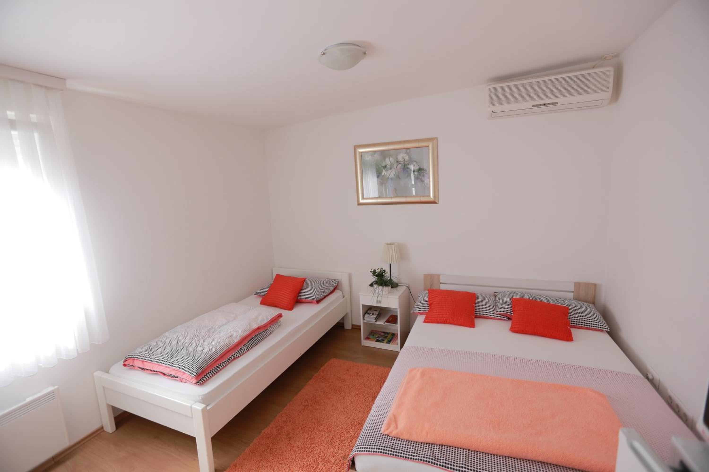 Triple Room - Photo 17
