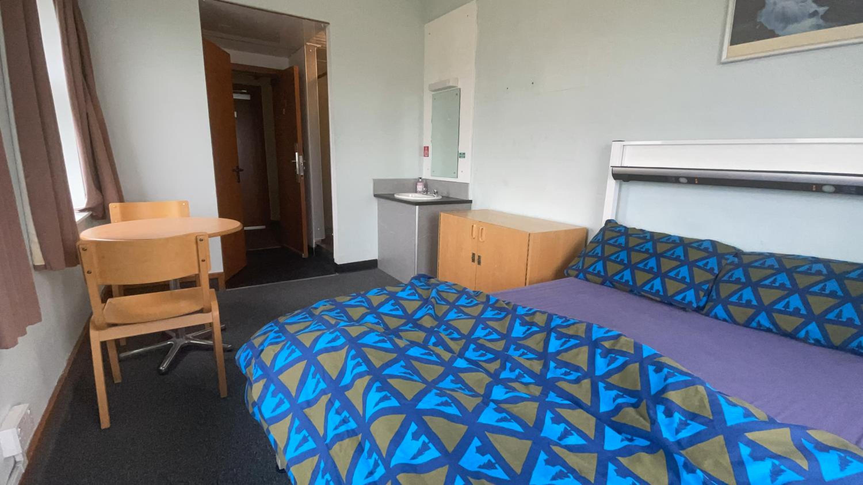 2 Person Private Double Room Ensuite photo 3