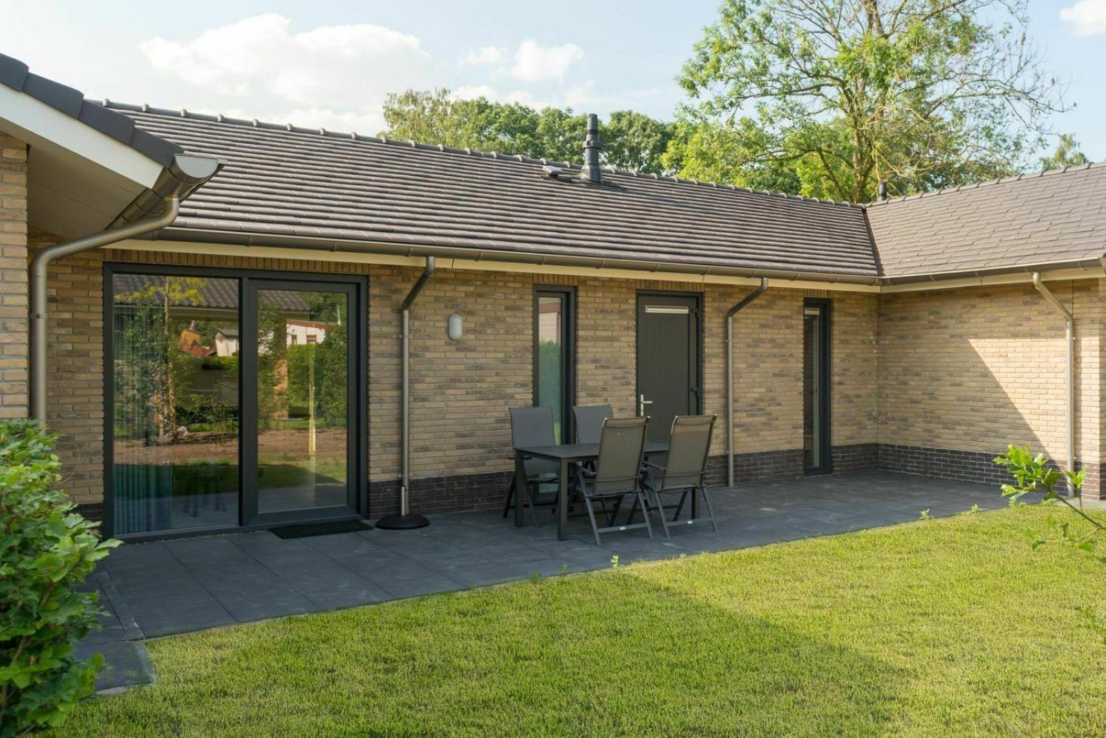 Villa photo 3