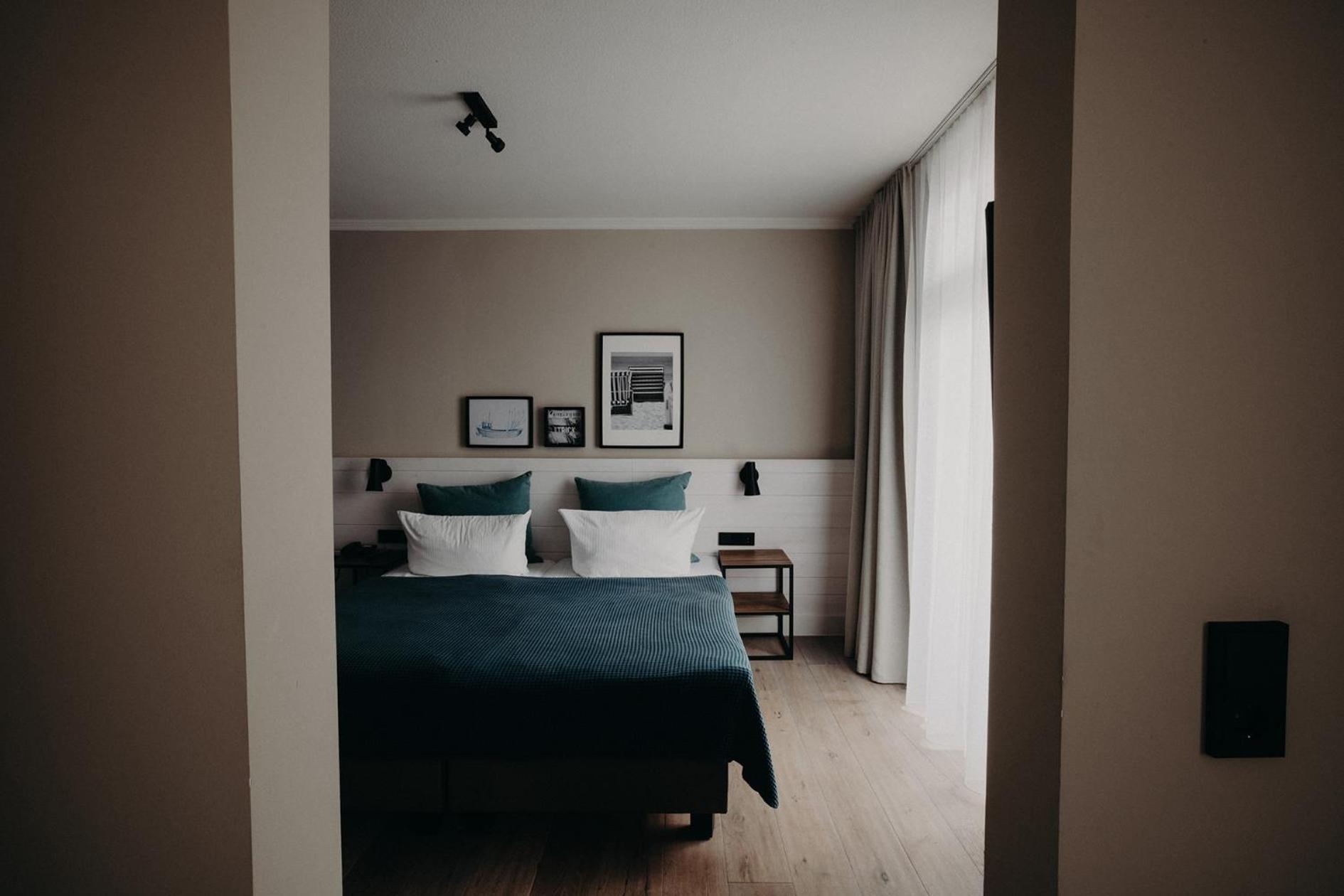 Deluxe Double Room with Balcony and Sea View