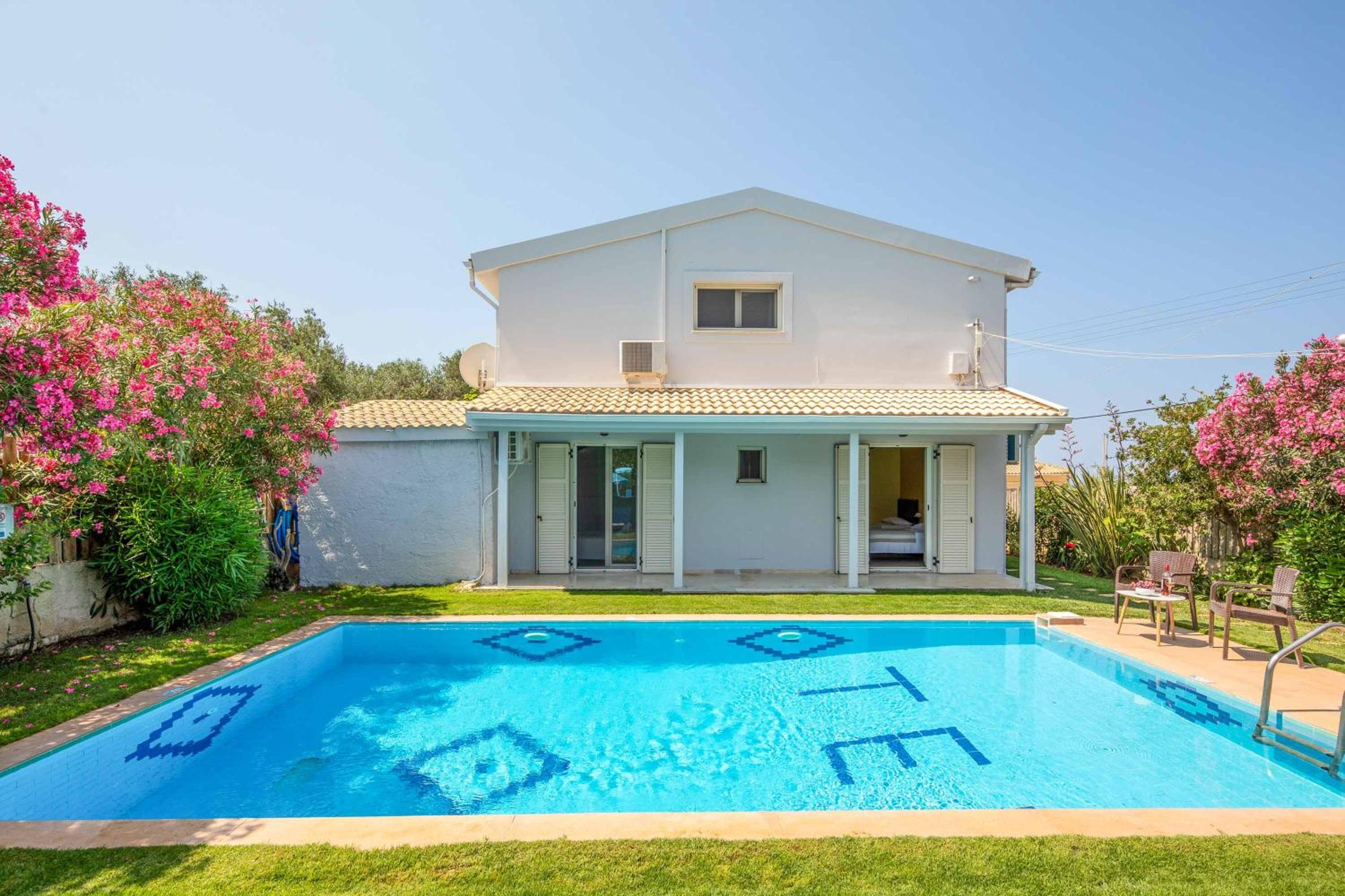 Four-Bedroom Villa photo 3