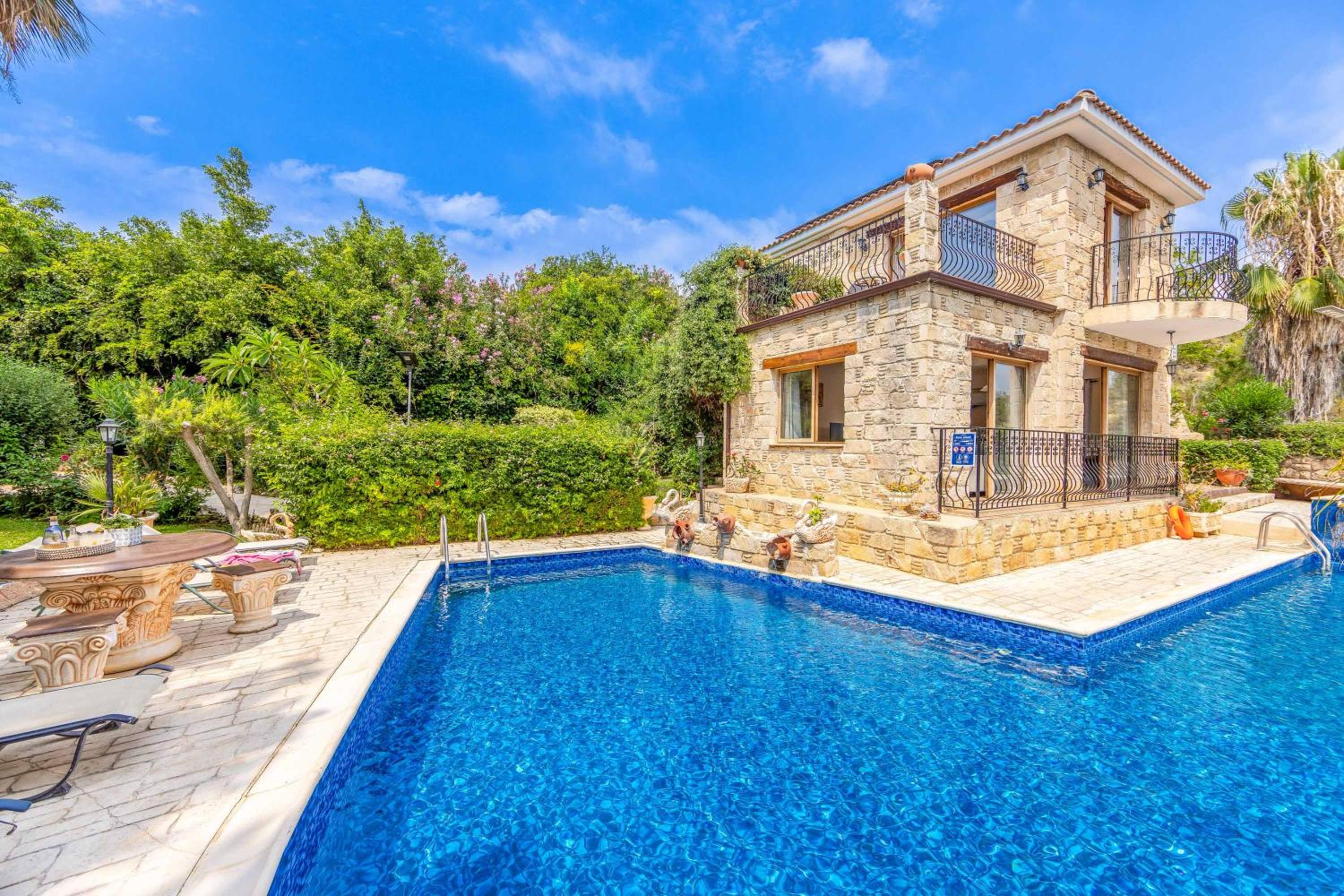 Three-Bedroom Villa photo 3