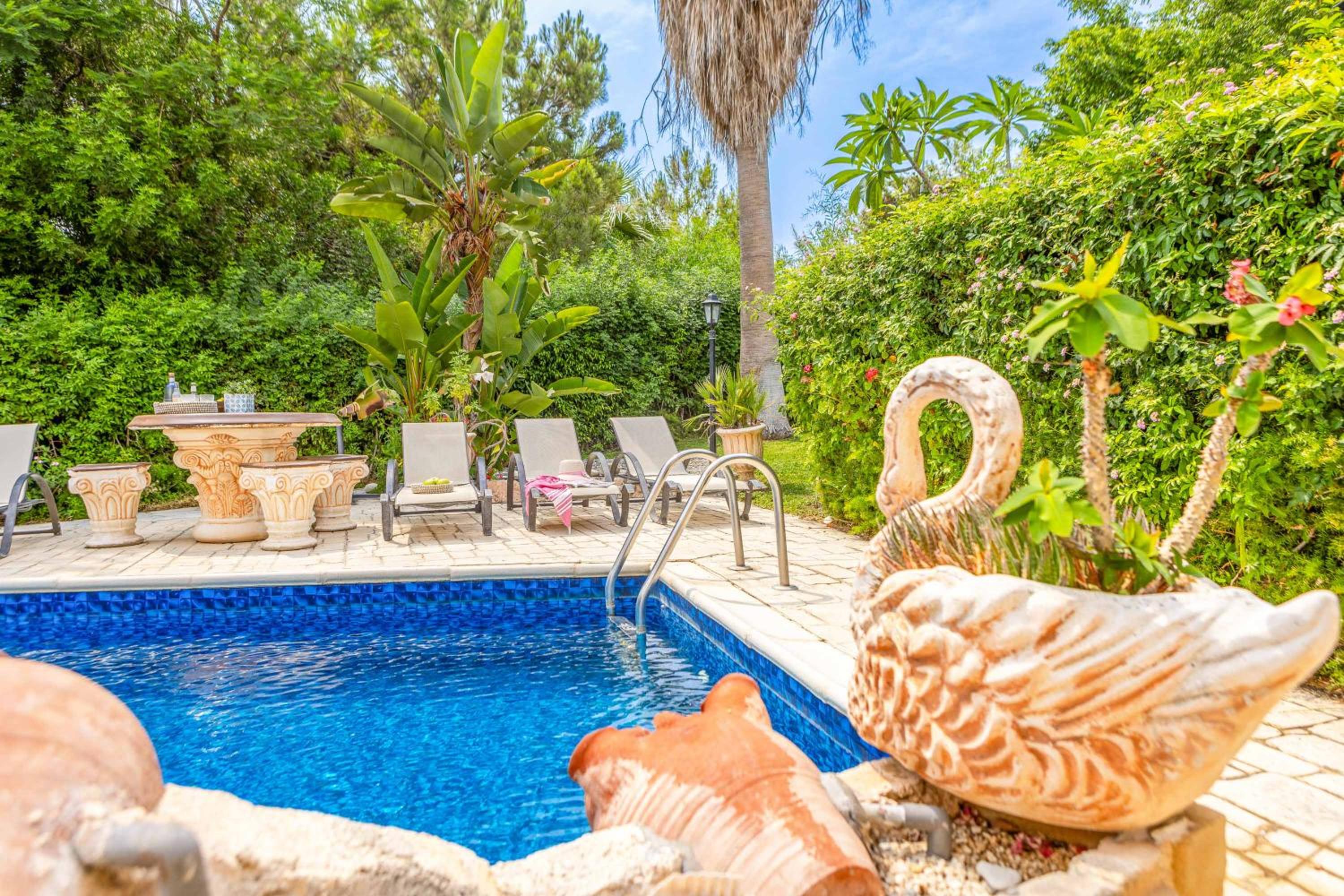 Villa photo 2