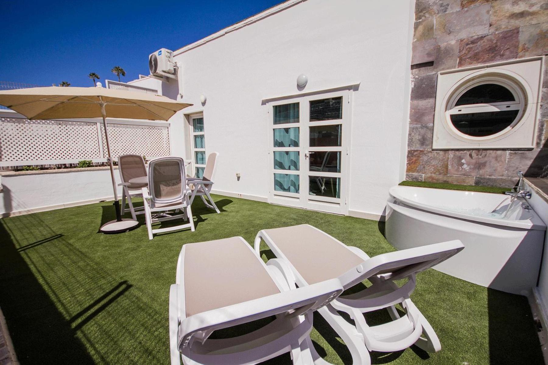 Superior Apartment with Bath Tub (+18) - Photo 7