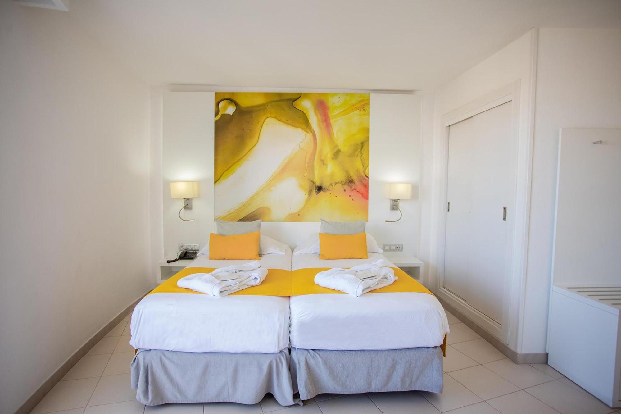 Superior Double Room with Balcony