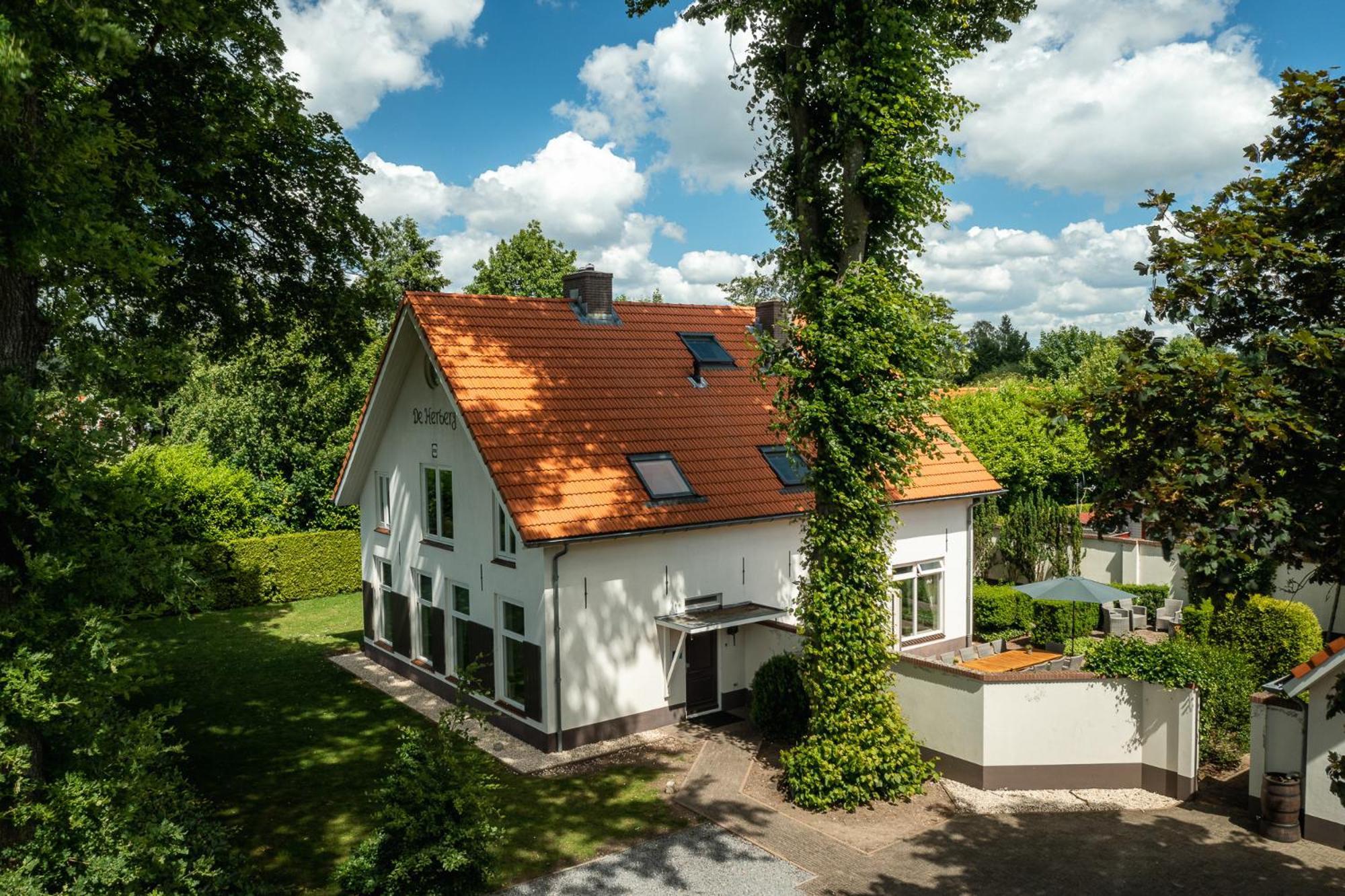 De Herberg | Privé Bioscoop & Sauna | 12-20 Pers. photo 2
