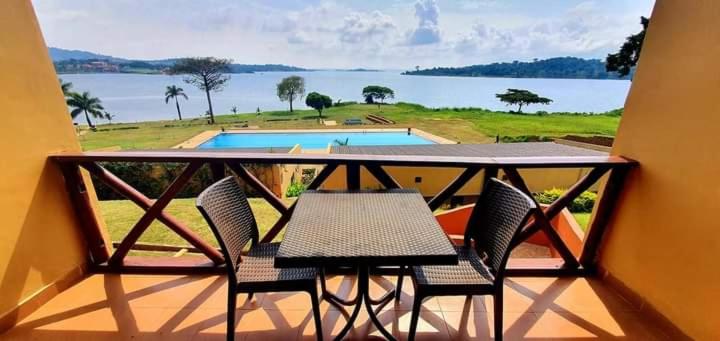 Double Room with Lake View photo 2