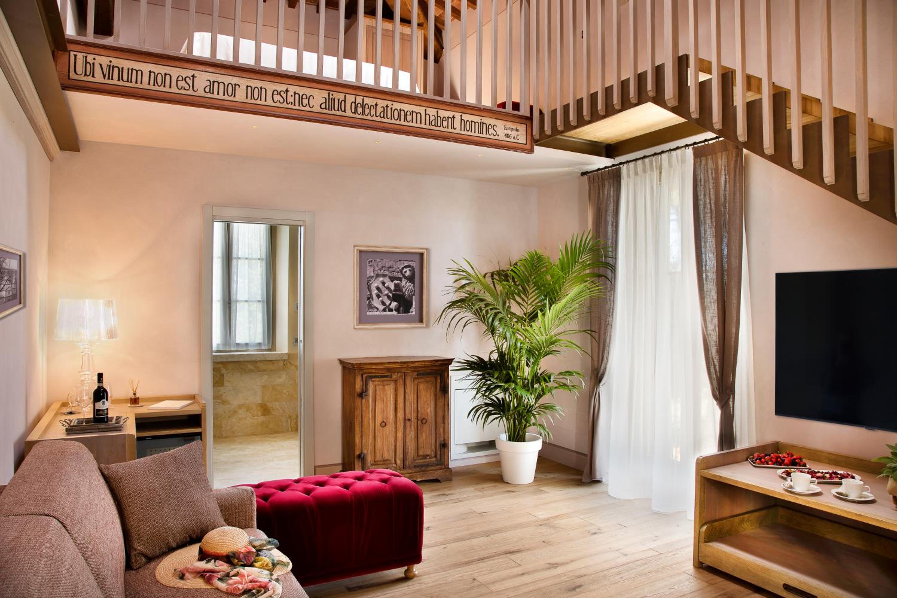 Superior King Suite