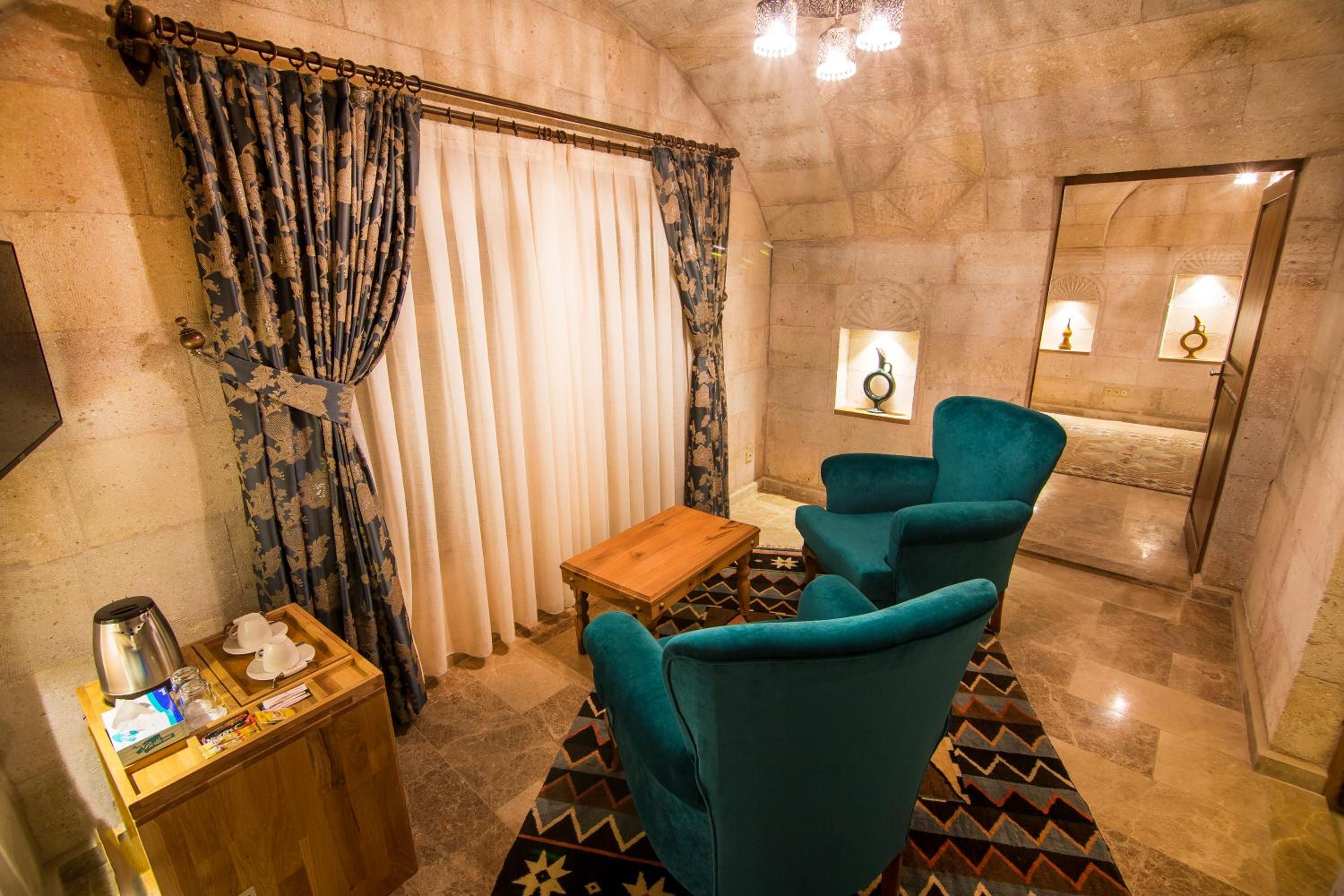 King Suite - Photo 6