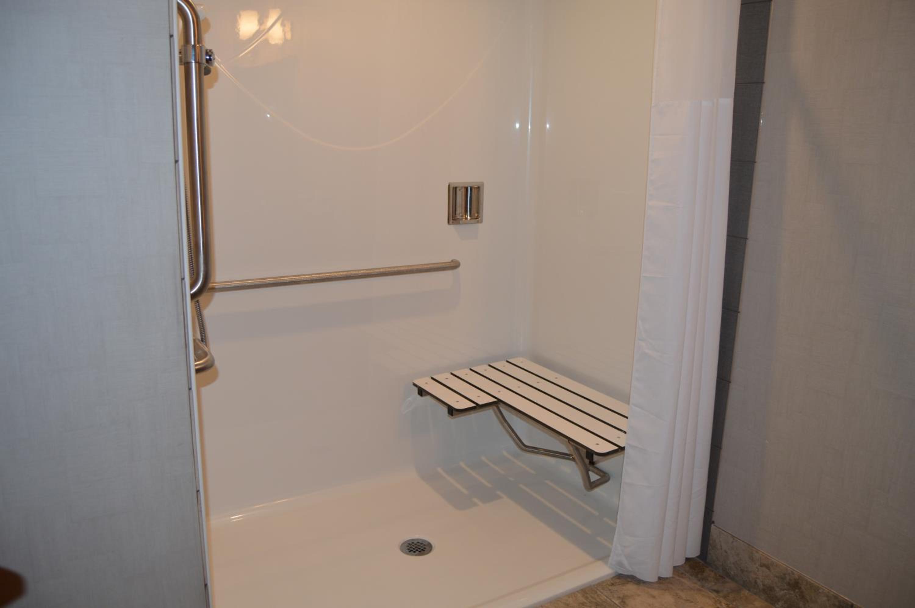 King Room - Disability Access - Photo 3