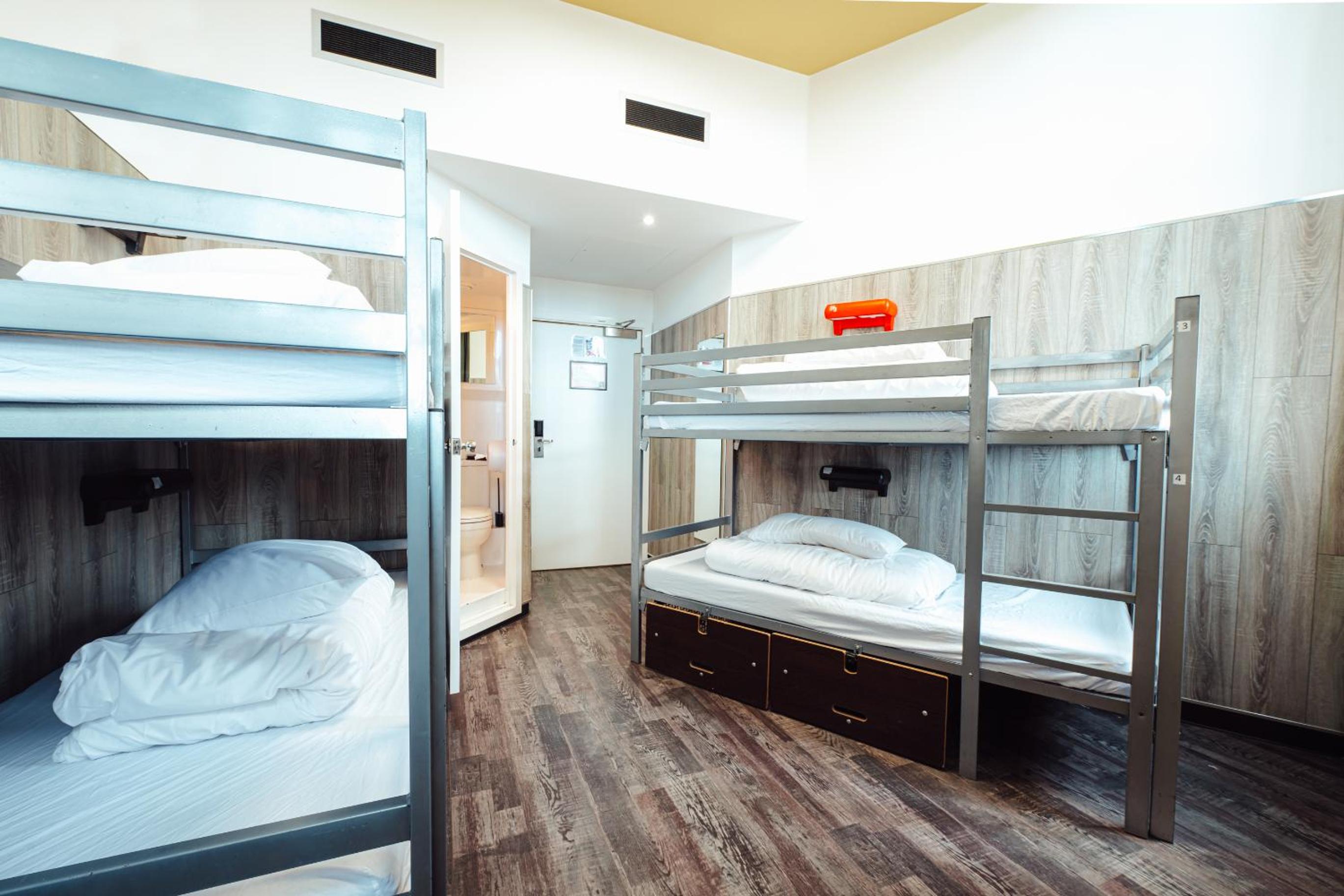 Private 4 bed Room photo 2