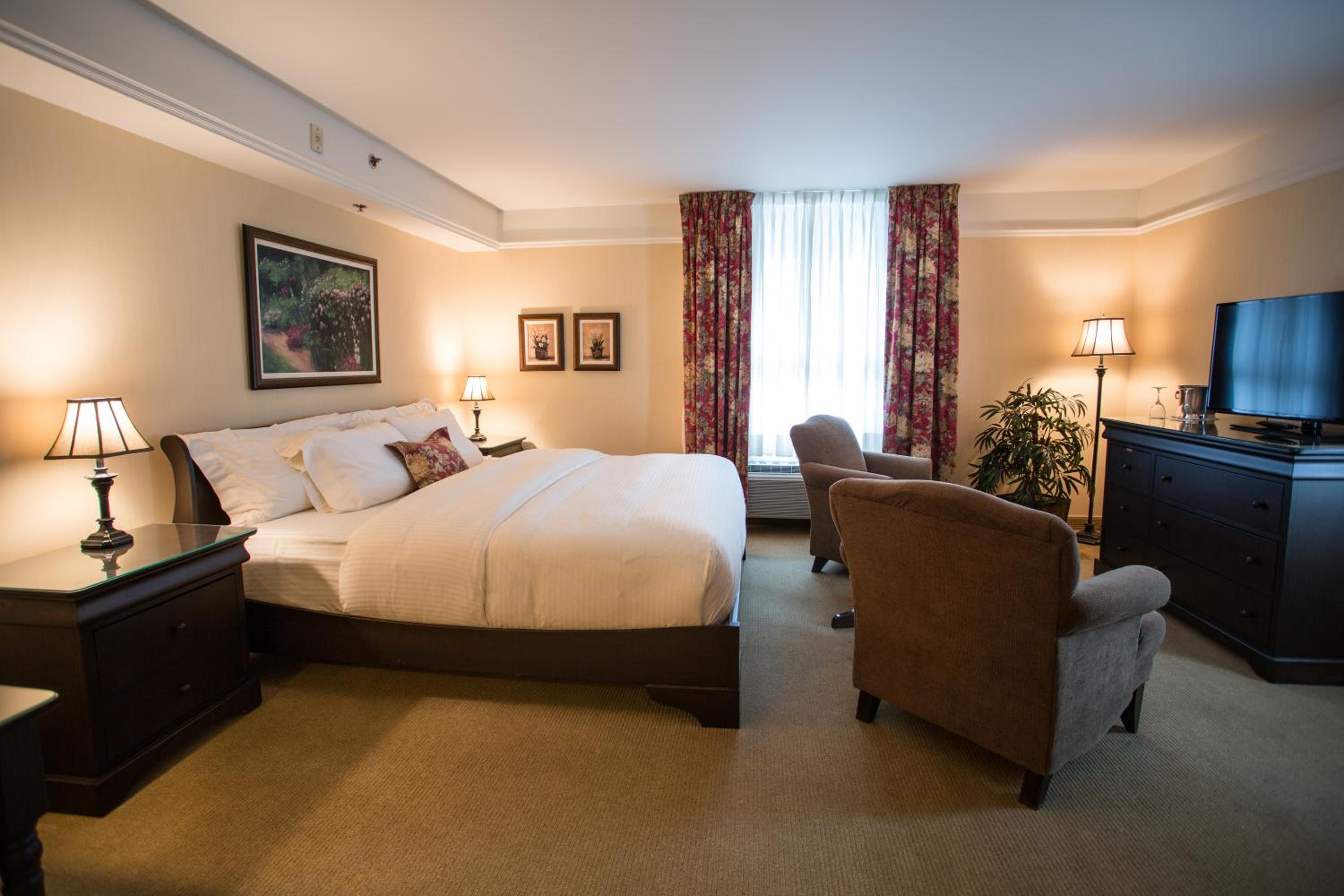 Deluxe Suite With Fireplace