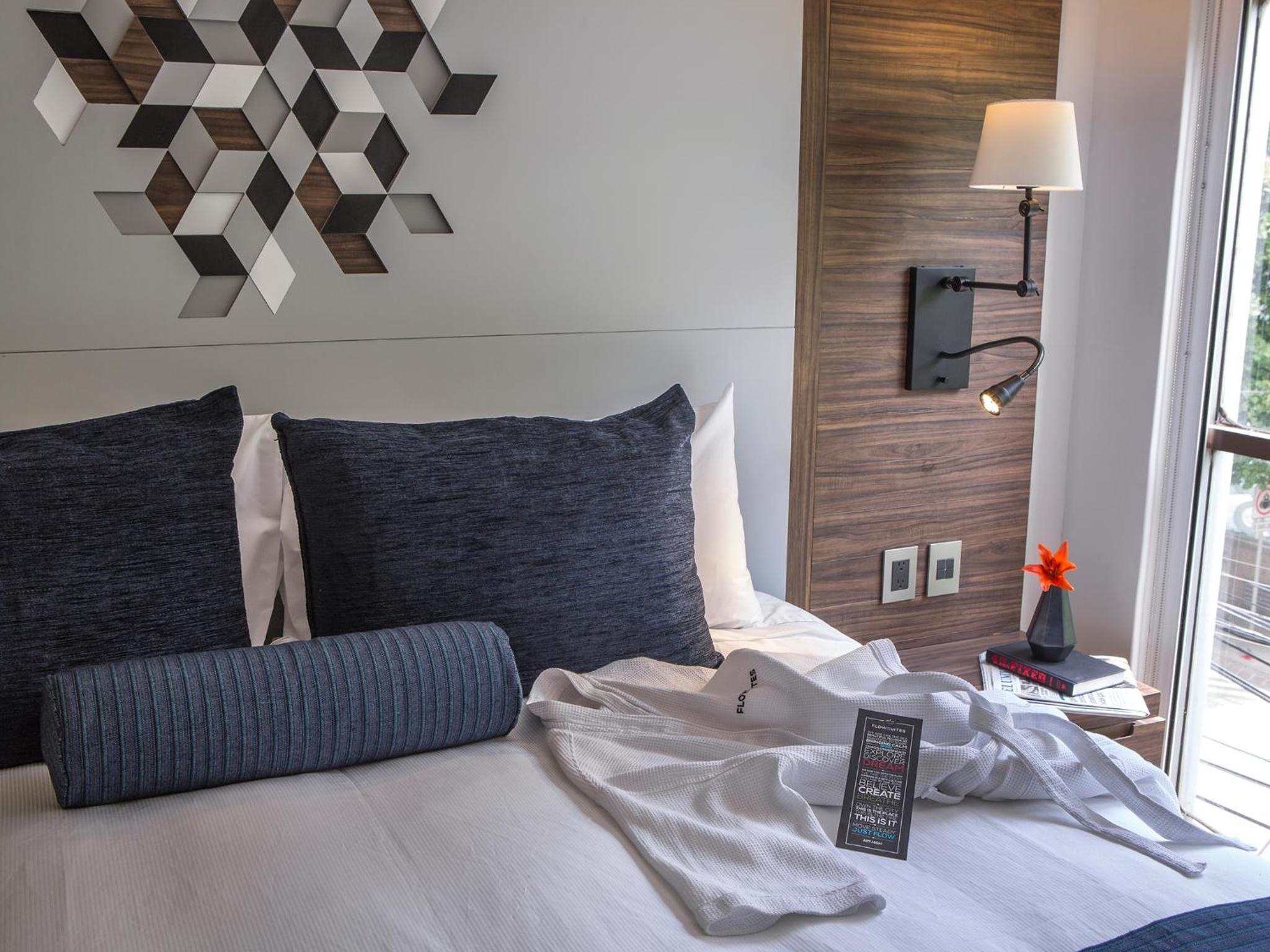 Executive Suite - Photo 13