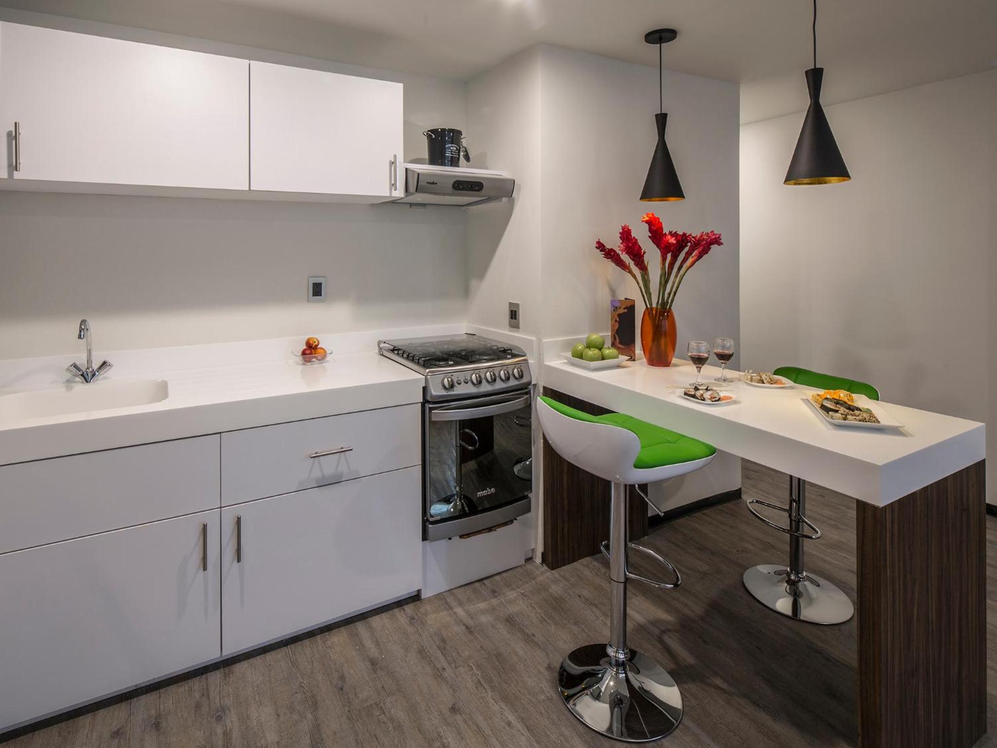 Executive Suite - Photo 16