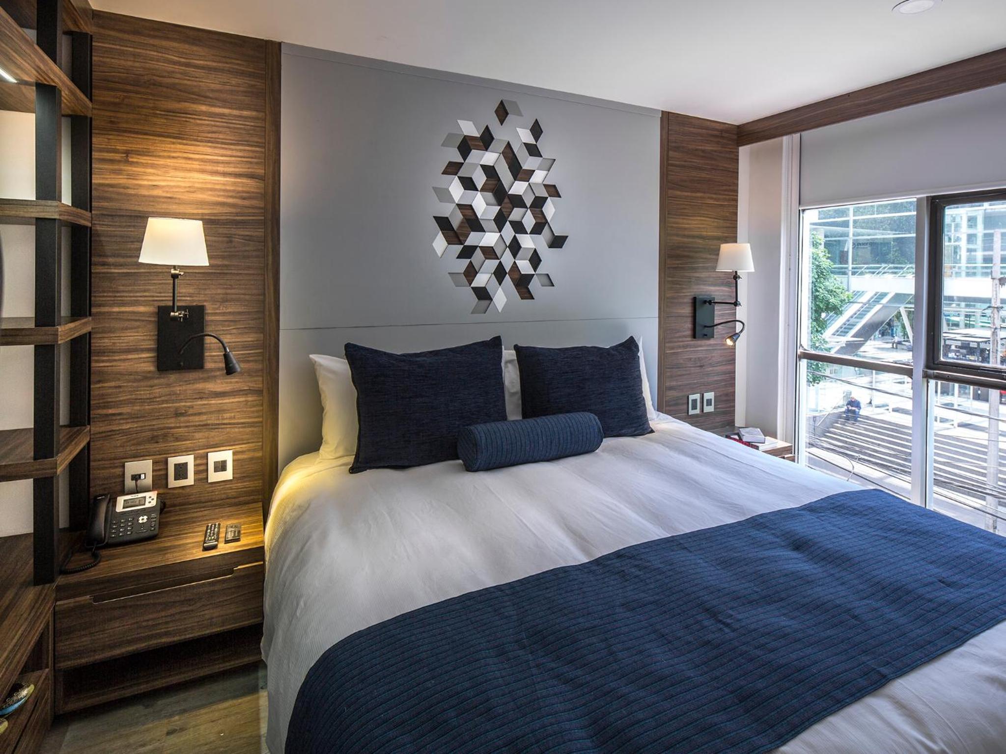 Executive Suite - Photo 19