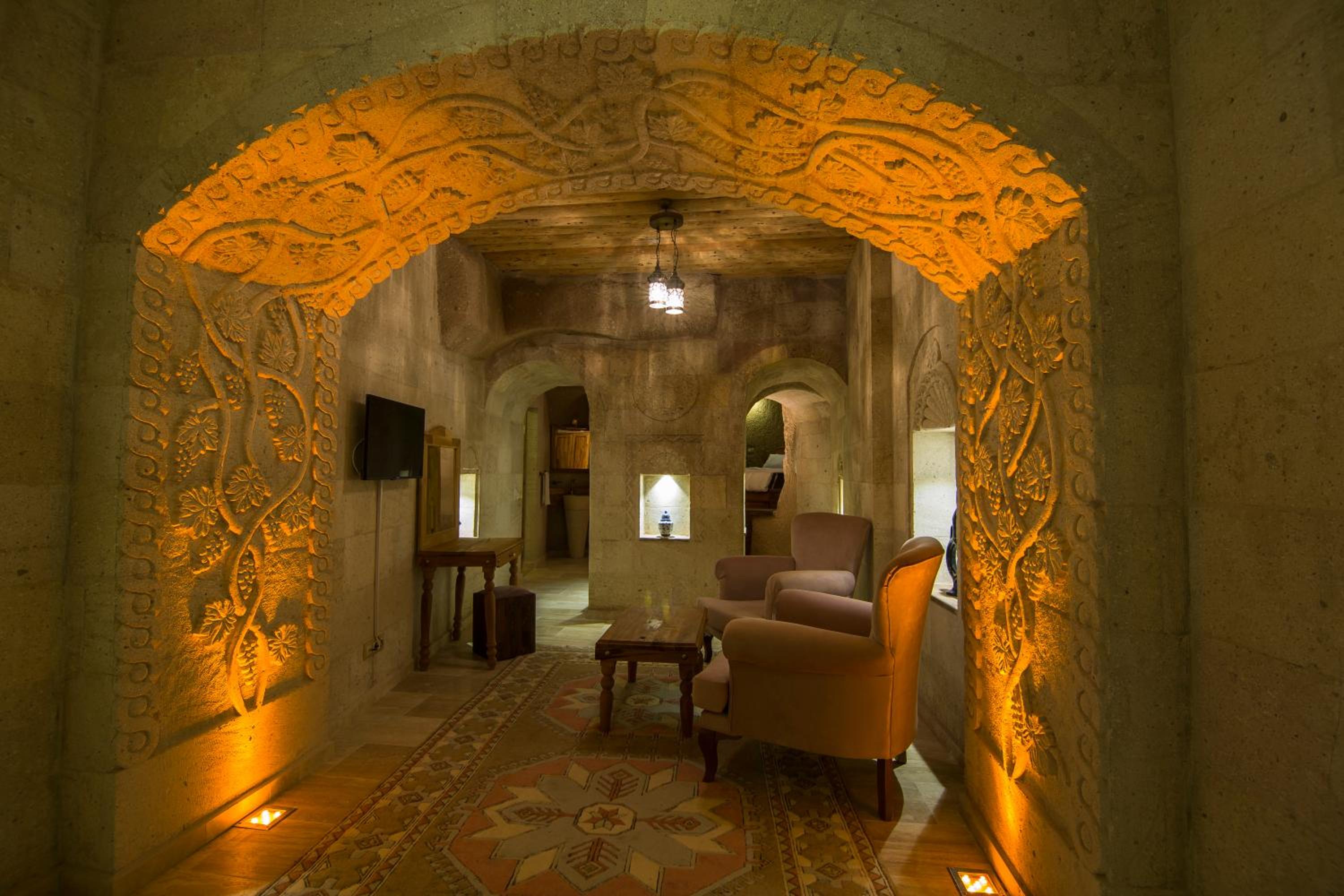 Superior Stone Suite  - Photo 1