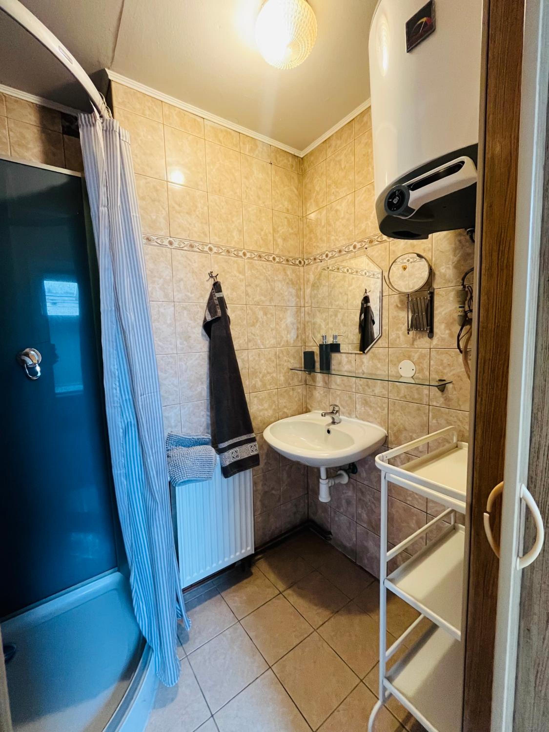 Classic Triple Room - Photo 10