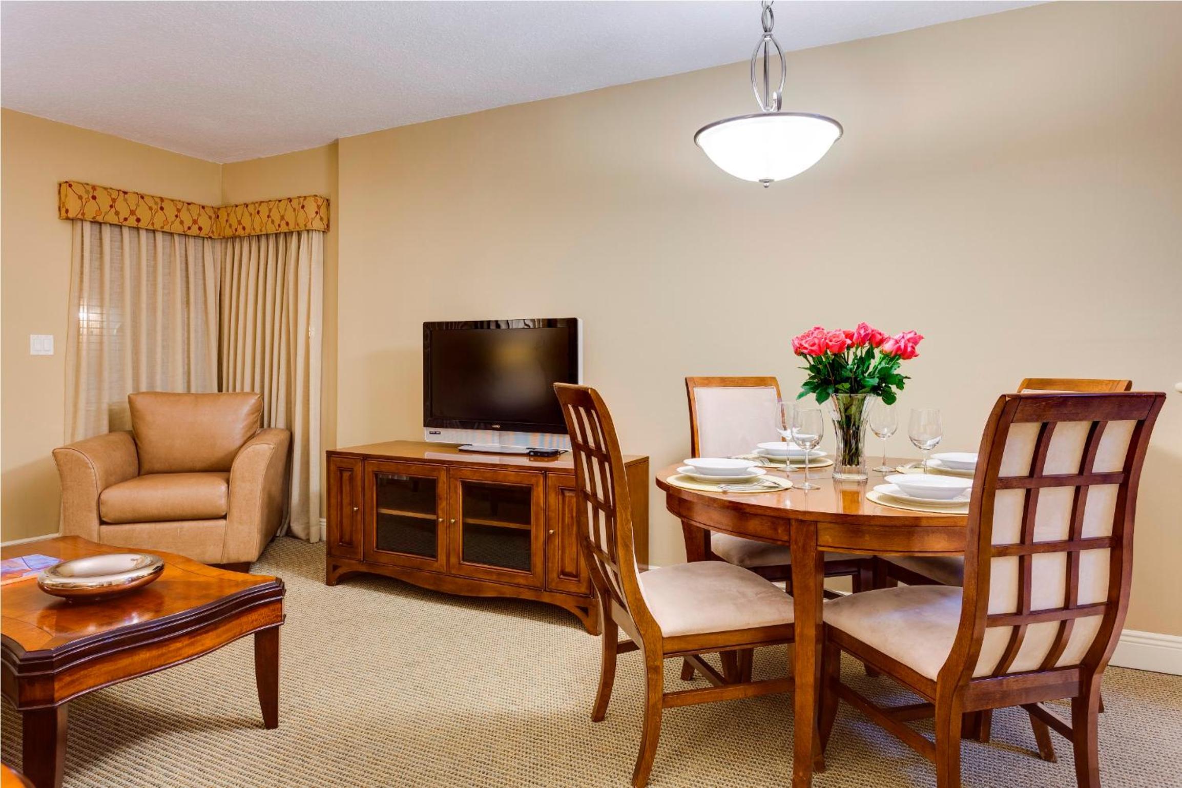 Two-Bedroom Suite - Photo 2