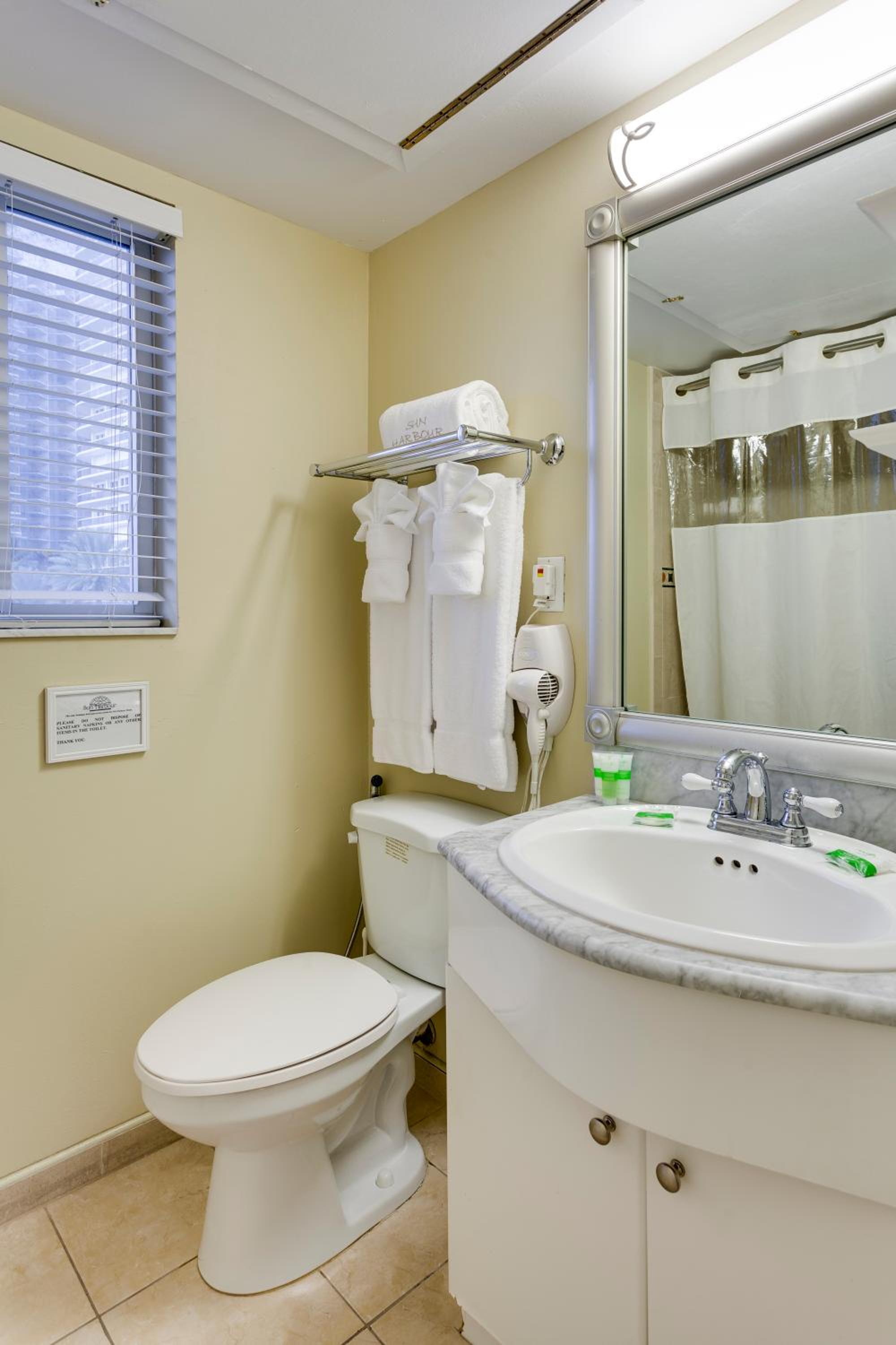 Queen Suite - Photo 4
