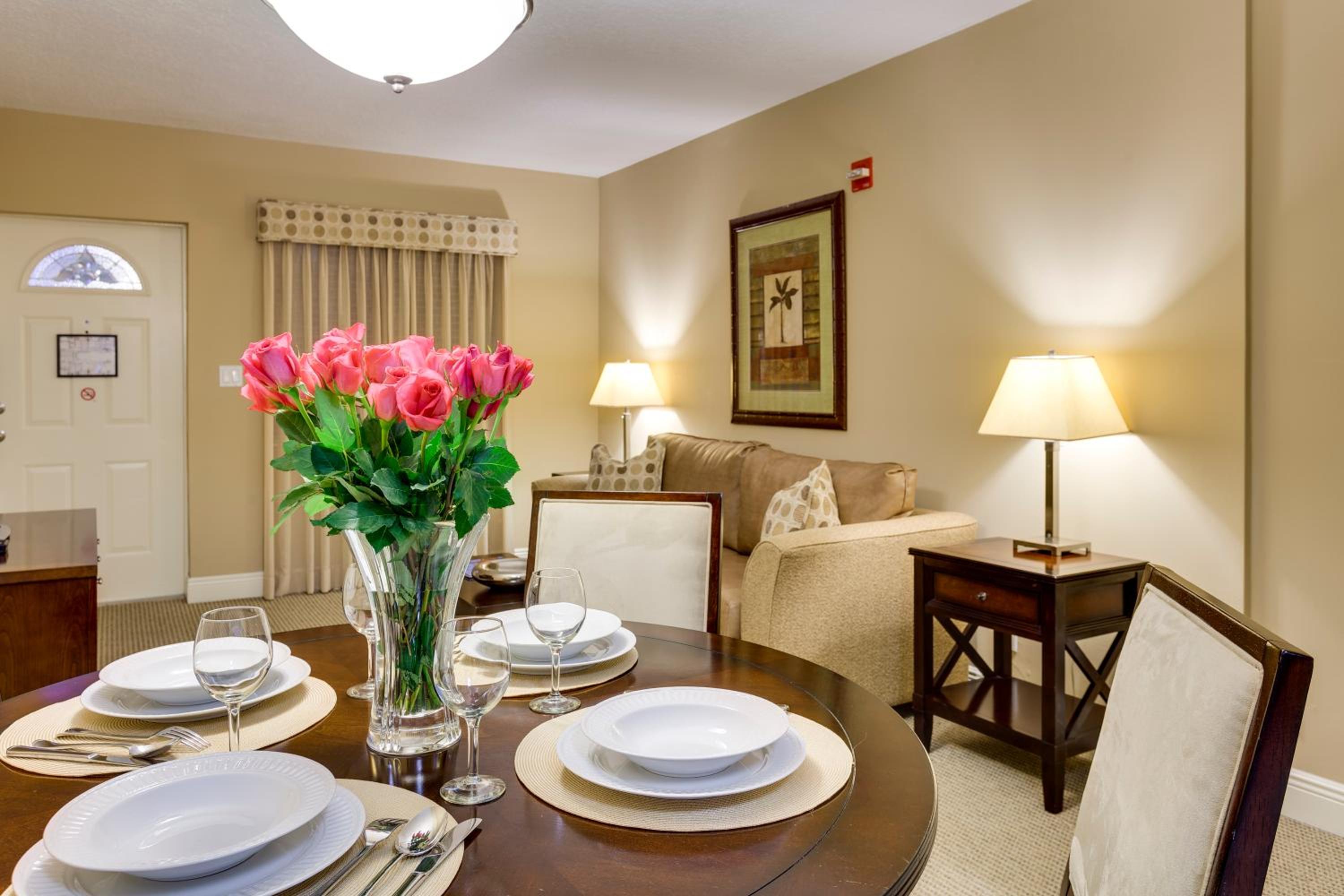 Queen Suite - Photo 6