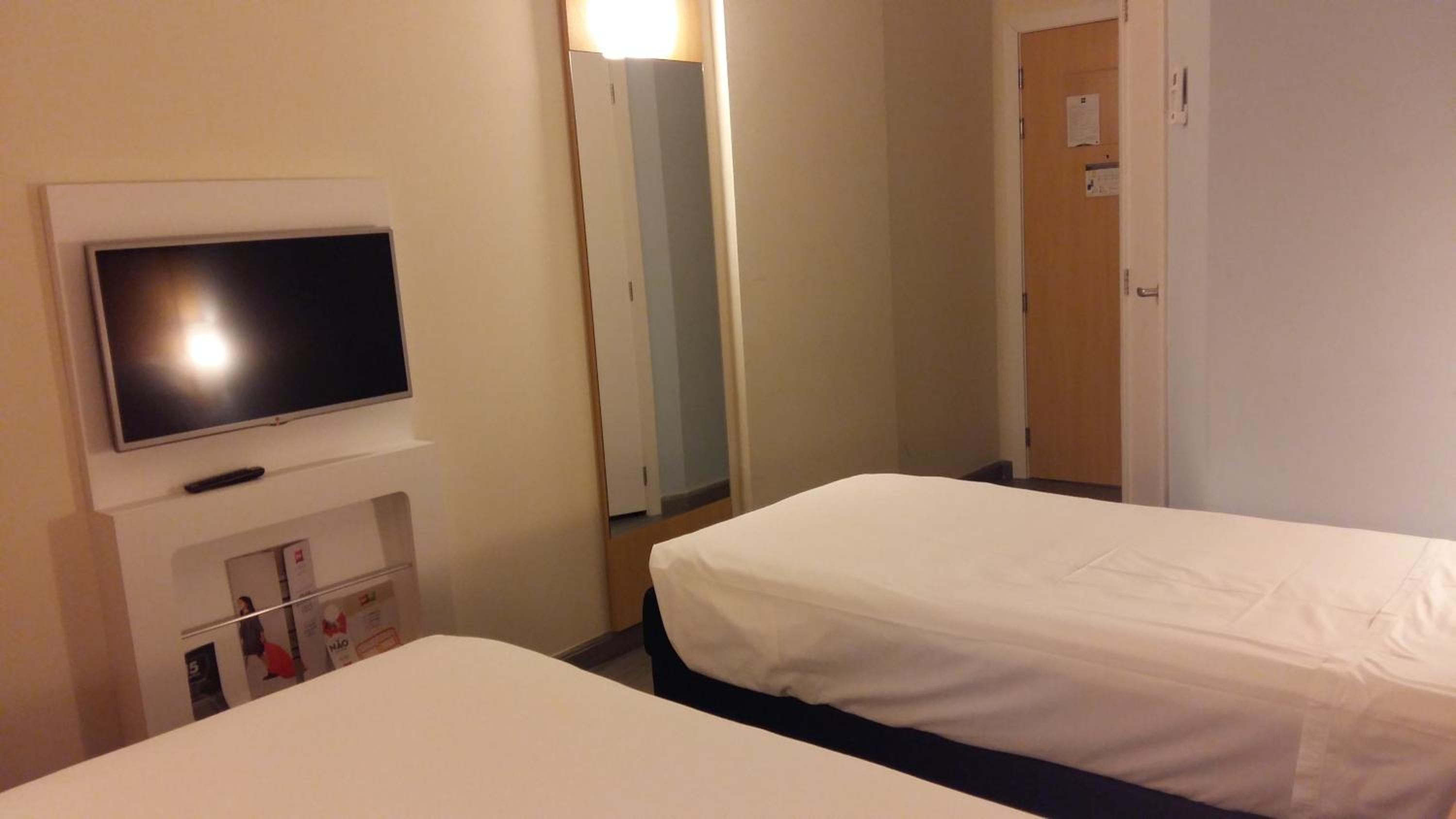 Standard Apartment with Twin Beds photo 1