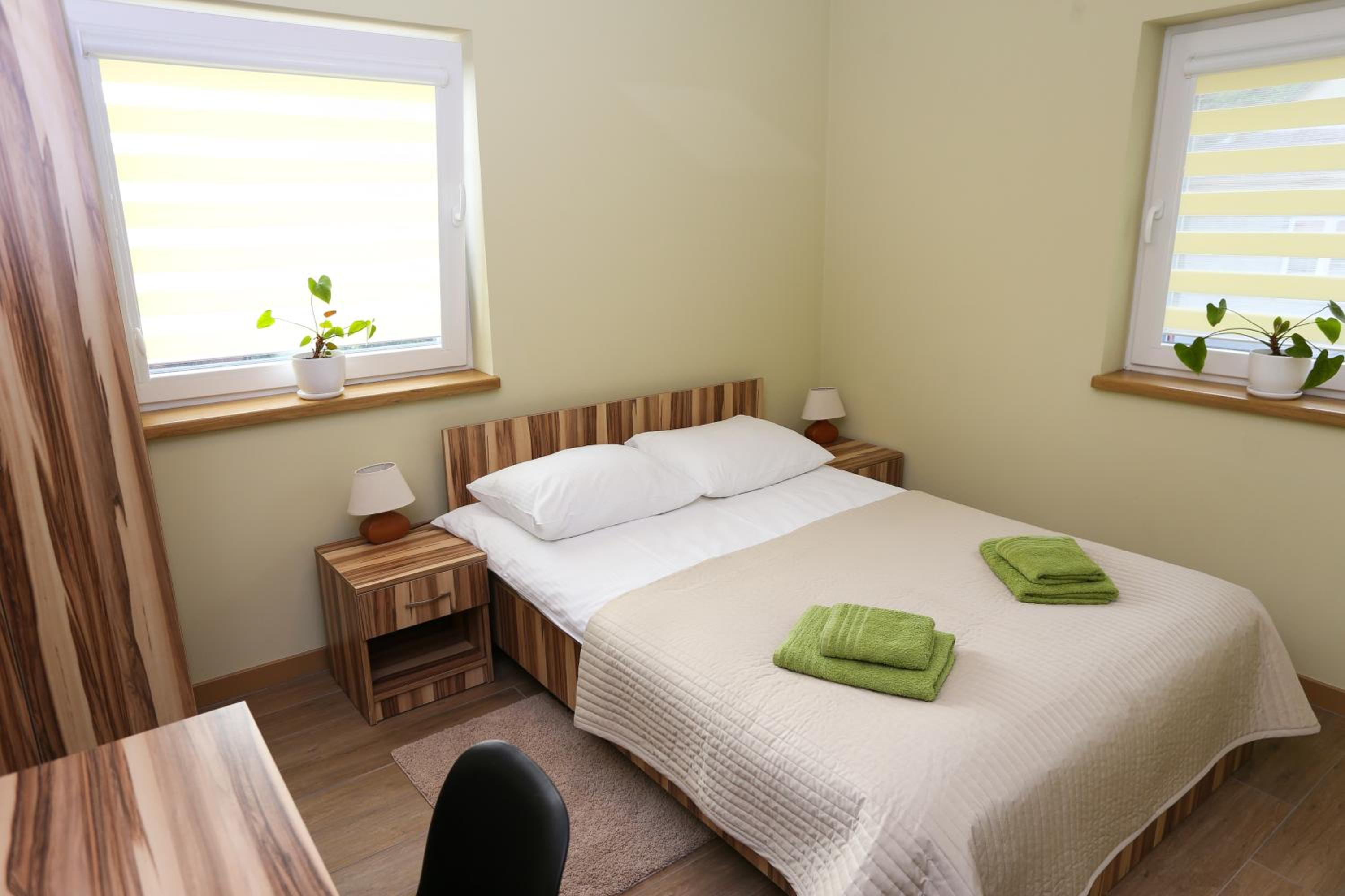 Double Room with Private Bathroom - Photo 1