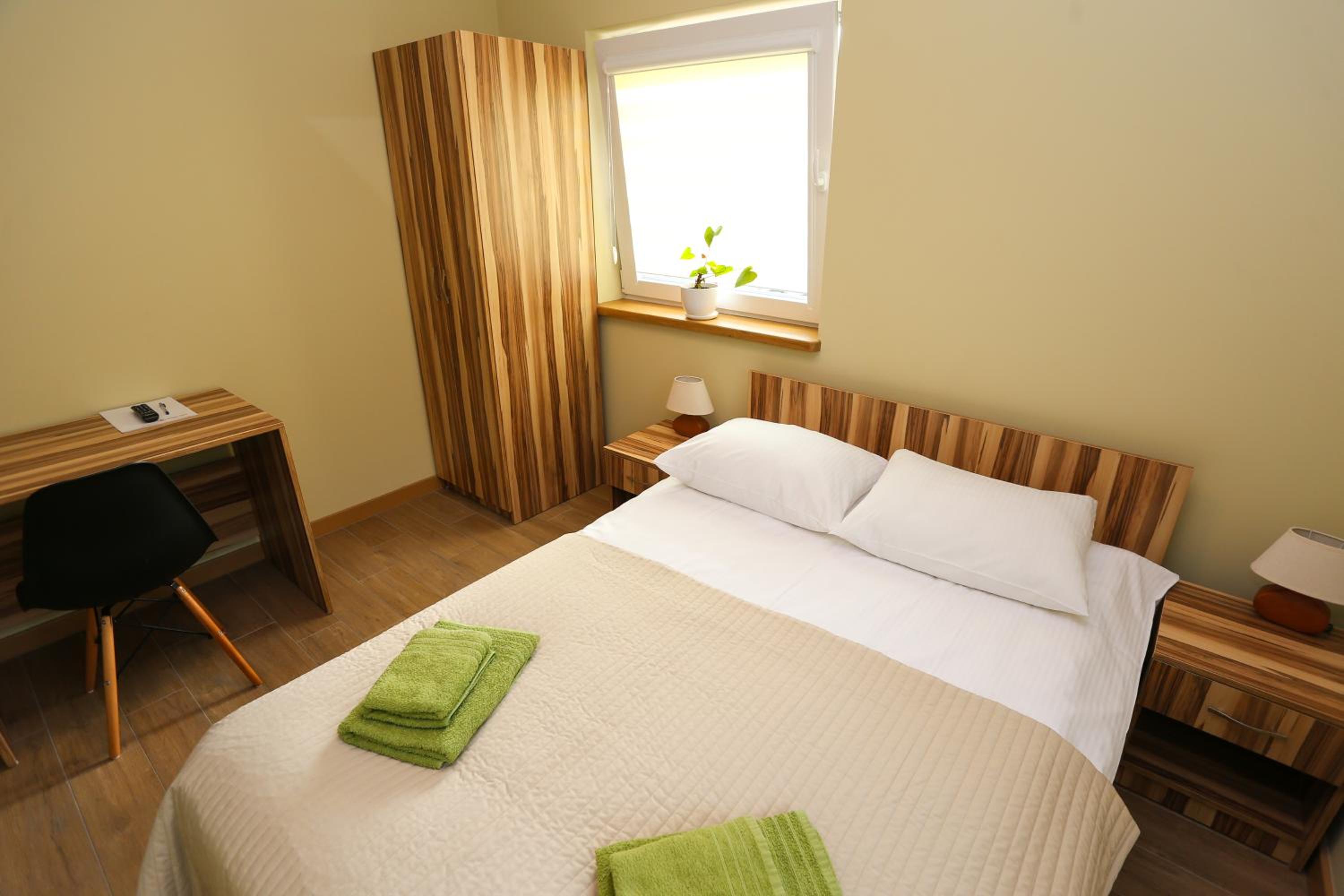 Double Room with Private Bathroom - Photo 4