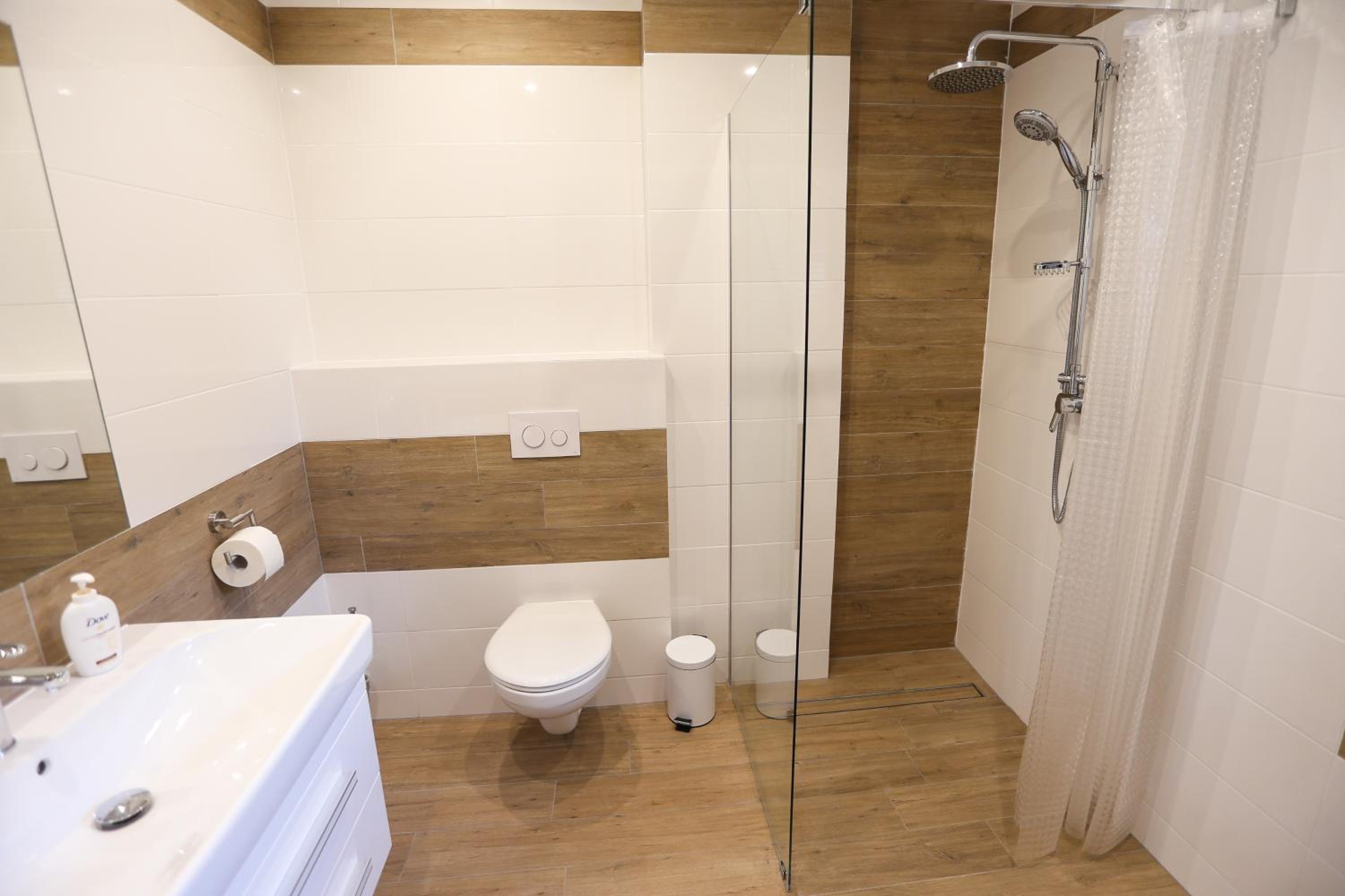 Twin Room with Shower - Photo 8