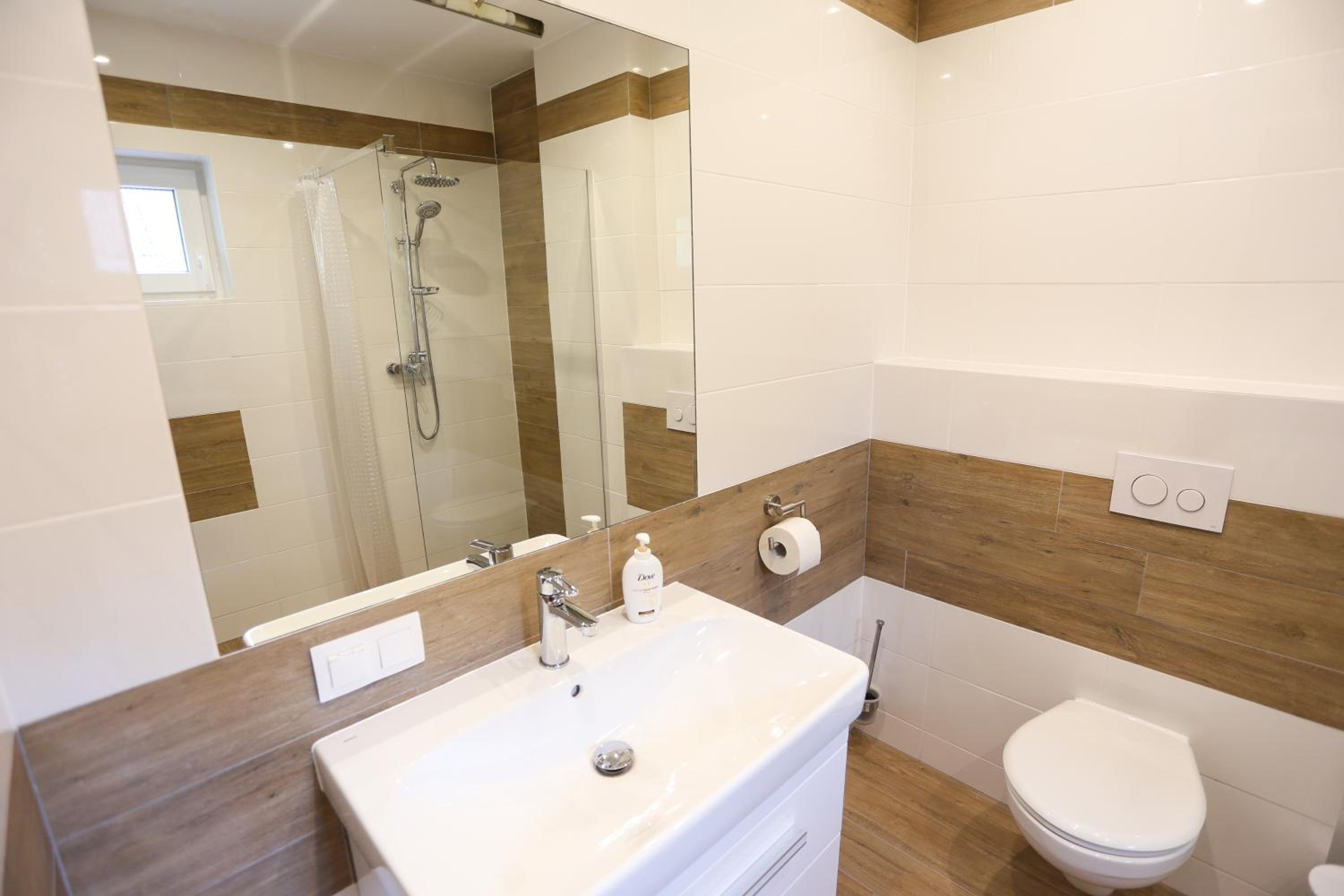 Twin Room with Shower - Photo 5