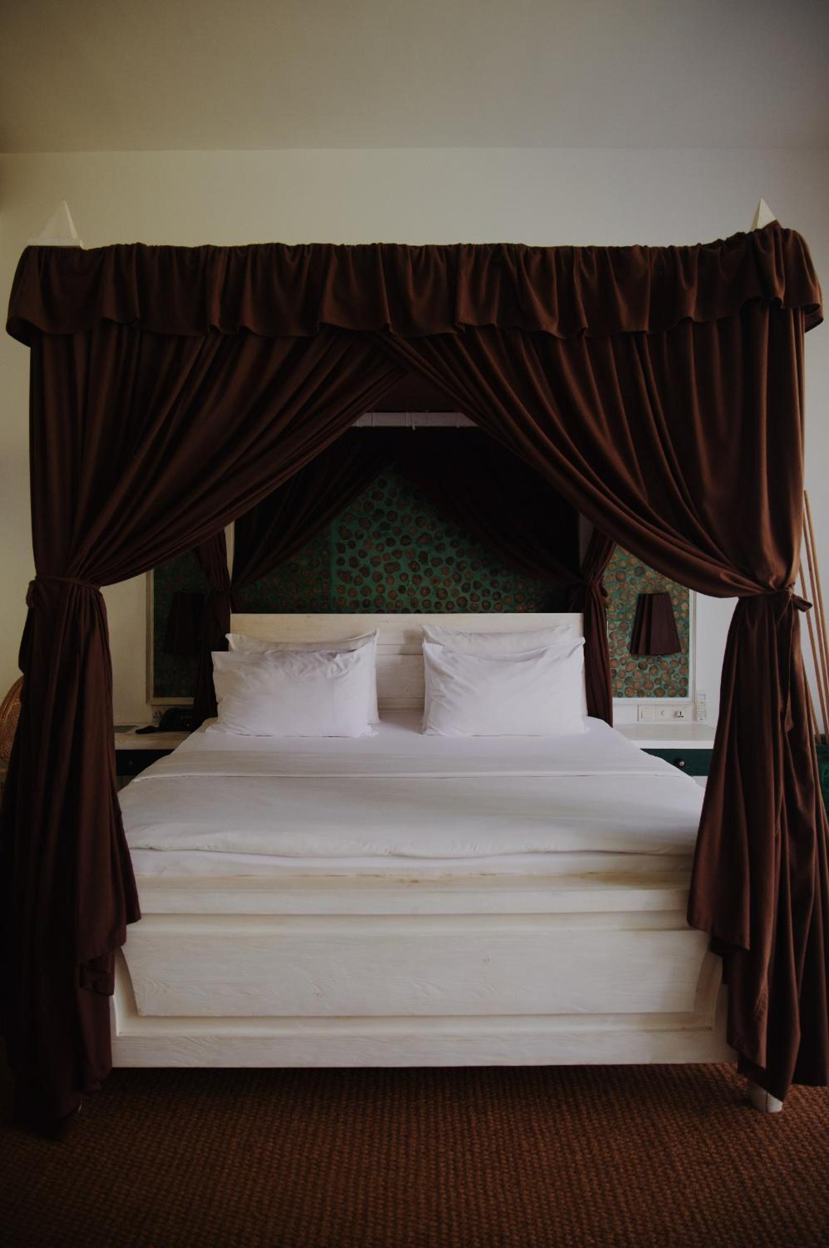 Deluxe Double Room with Balcony photo 3