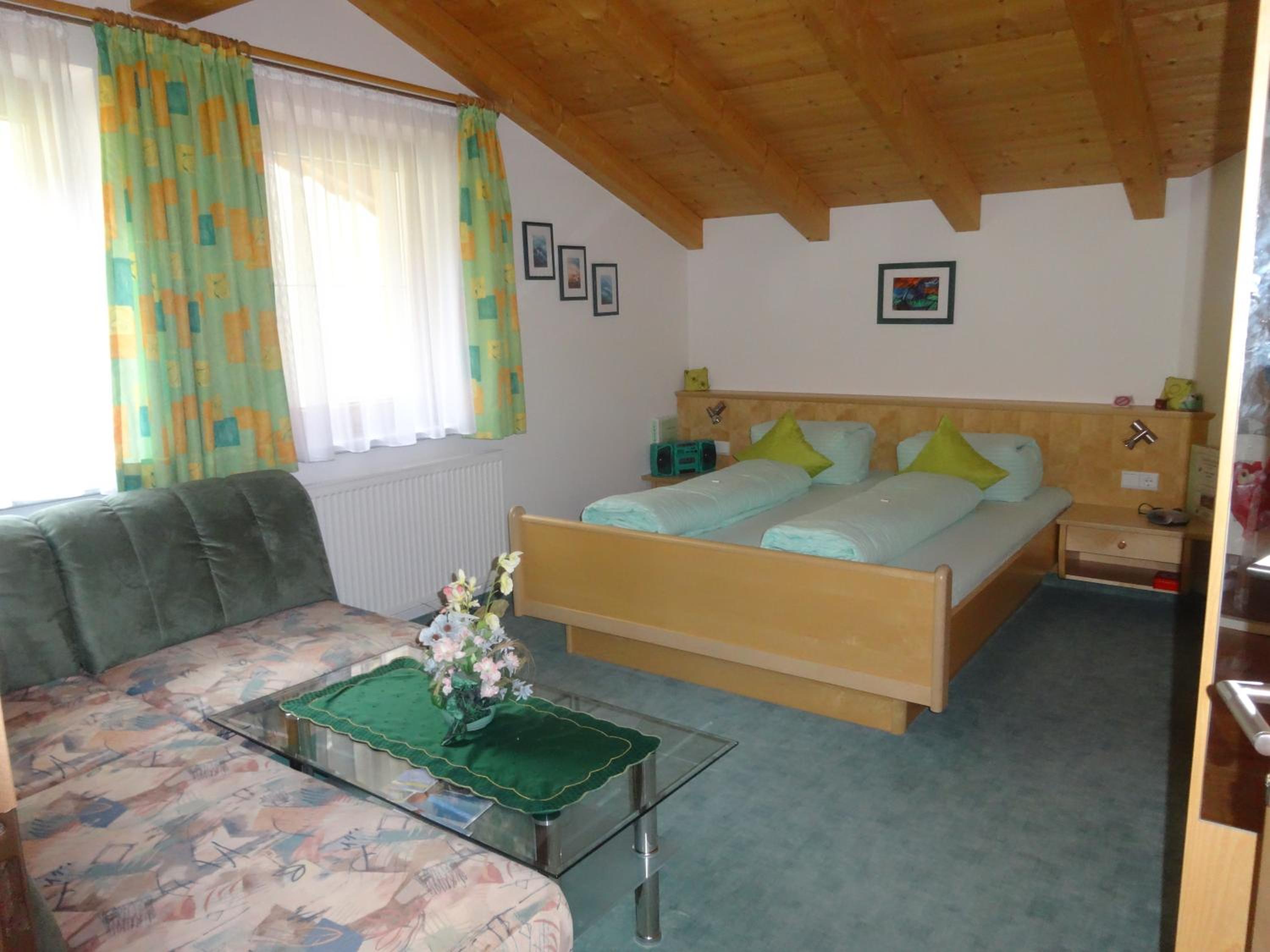 One-Bedroom Apartment with Additional External Double Room
