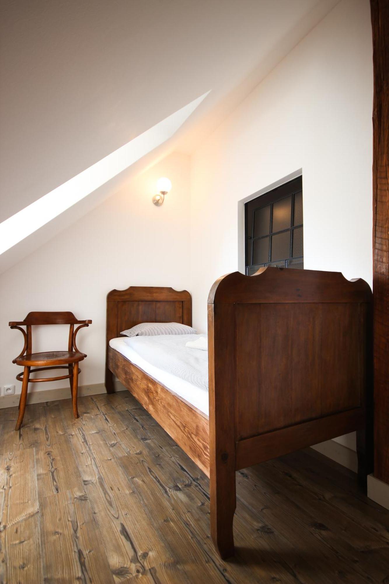 One-Bedroom Apartment - Photo 4